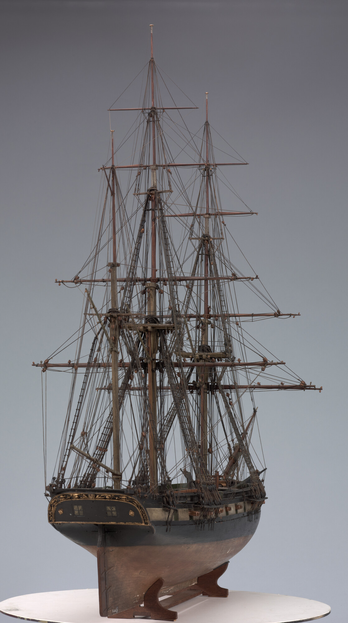 A.0111(03); Model van een driemaster; scheepsmodel
