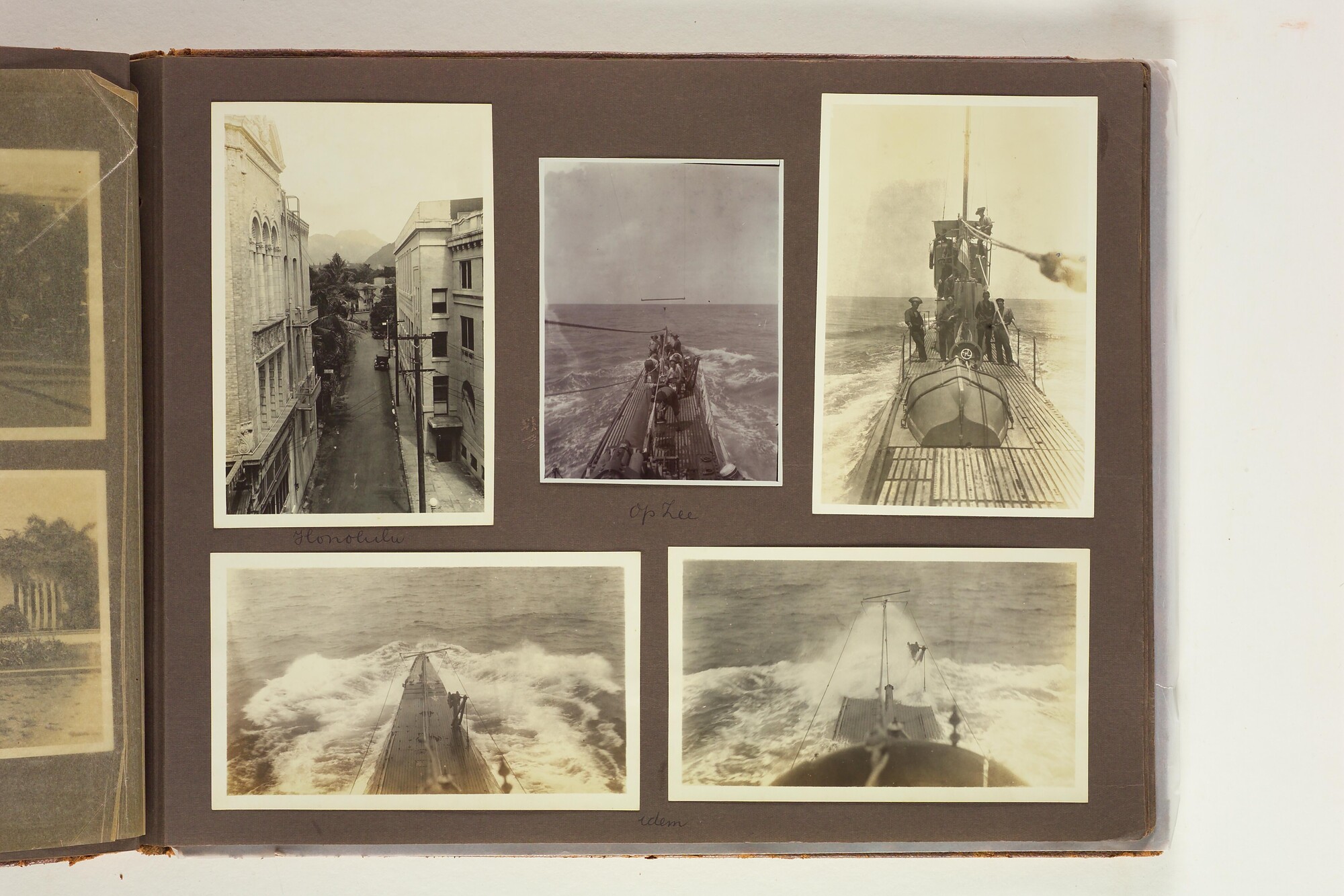 S.4660; Album van M.S. Wytema met foto's van de wereldreis van de onderzeeboot Hr.Ms. K XIII; fotoalbum