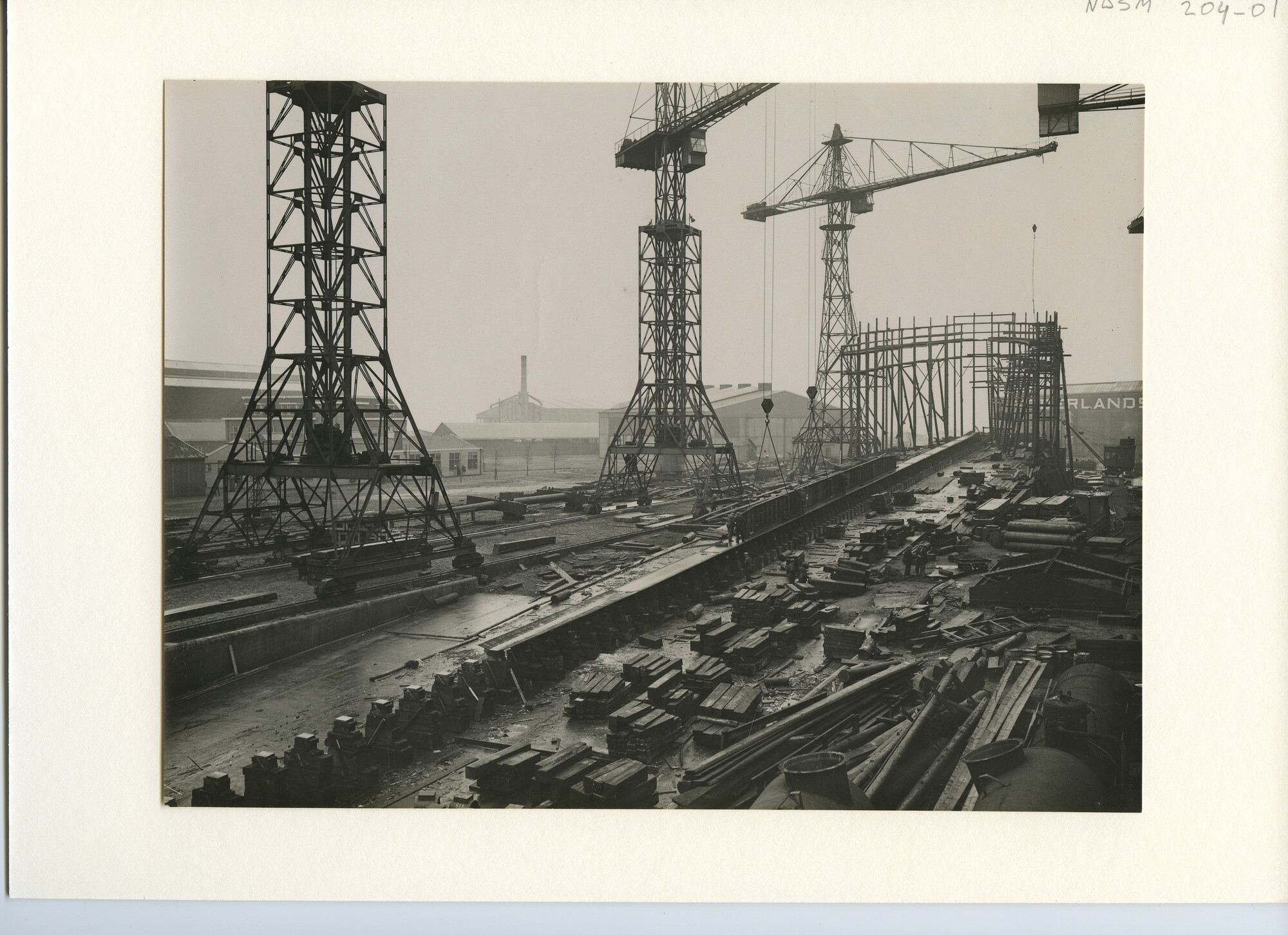 S.5444(0821); Foto van ms. Tawali in aanbouw bij de NSM; foto