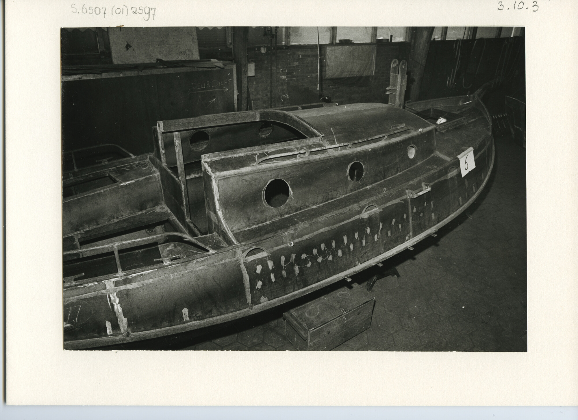 S.6507(01)2597; Stalen casco van een grundel in aanbouw; foto