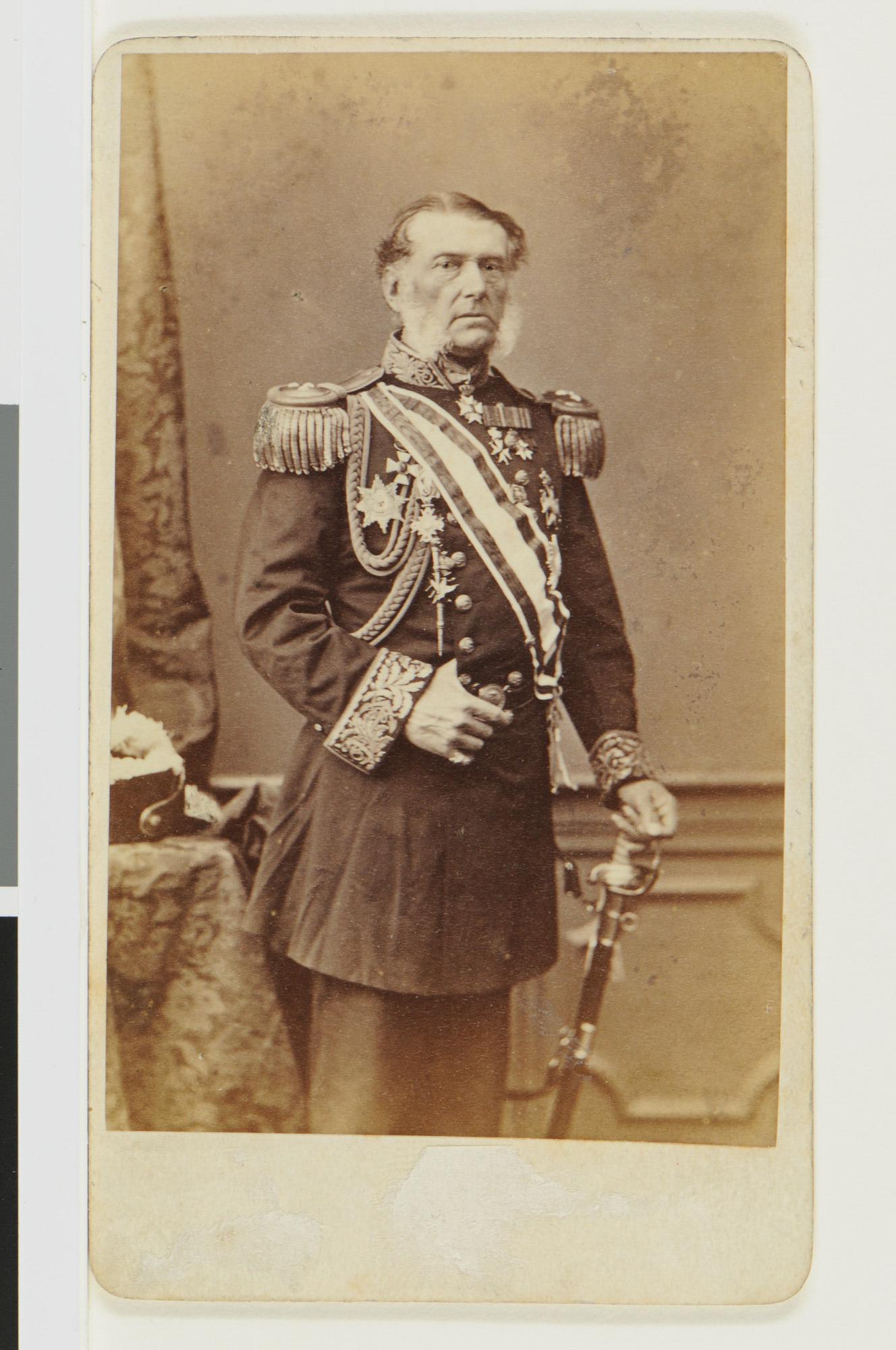 S.0650(03)04; Portretfoto van vice-admiraal James May (1807-1866); foto