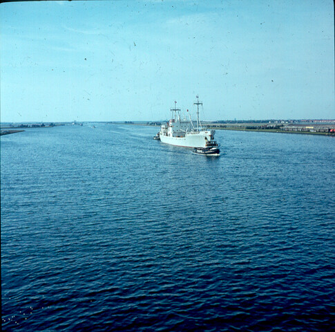 S.9100(1983); Dia van de Tunesische tanker ms. Monastir (ex- Saint Pierre) varende op [...]; diapositief