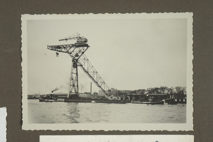 2001.1755; Omslag met vele foto's en knipsels van meest bergingsactiviteiten door Reederij v/h Gebroeders Goedkoop te Amsterdam in de periode 1929 / 1949; omslag