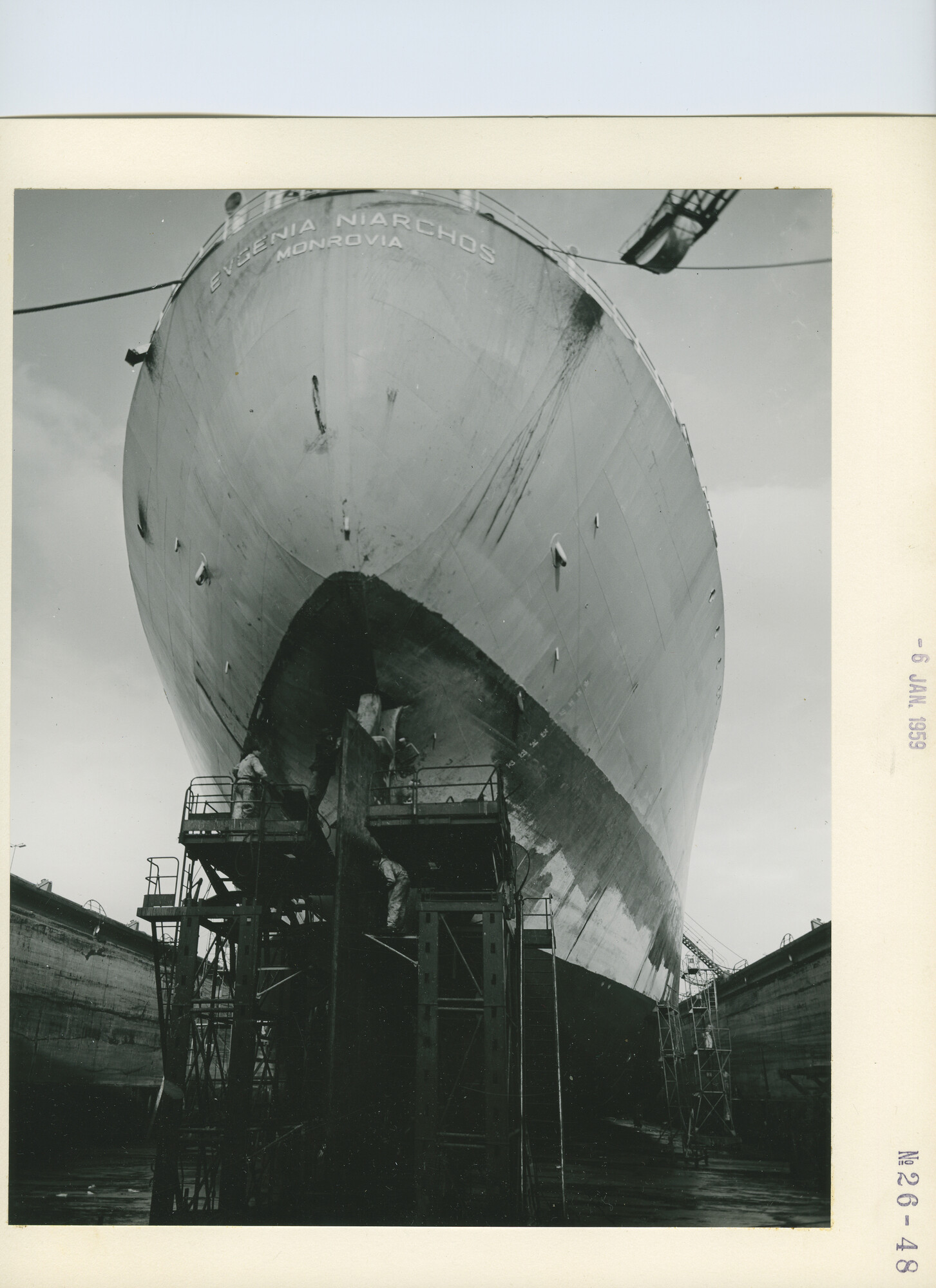 S.5444(3417)2; Foto van de Eugenia (Niarchos) in dok bij de NDSM; foto