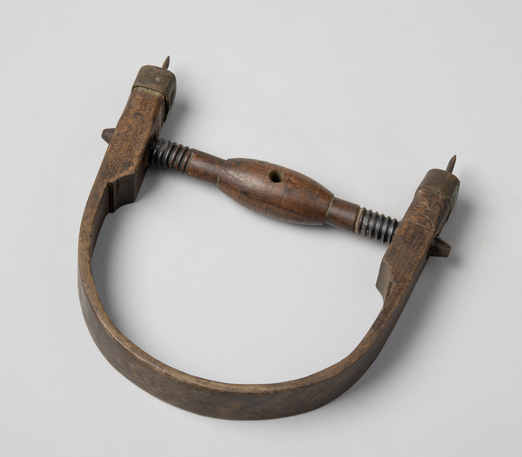 A.5254(13); Passer voor het aftekenen van de diameters van de bodems; passer