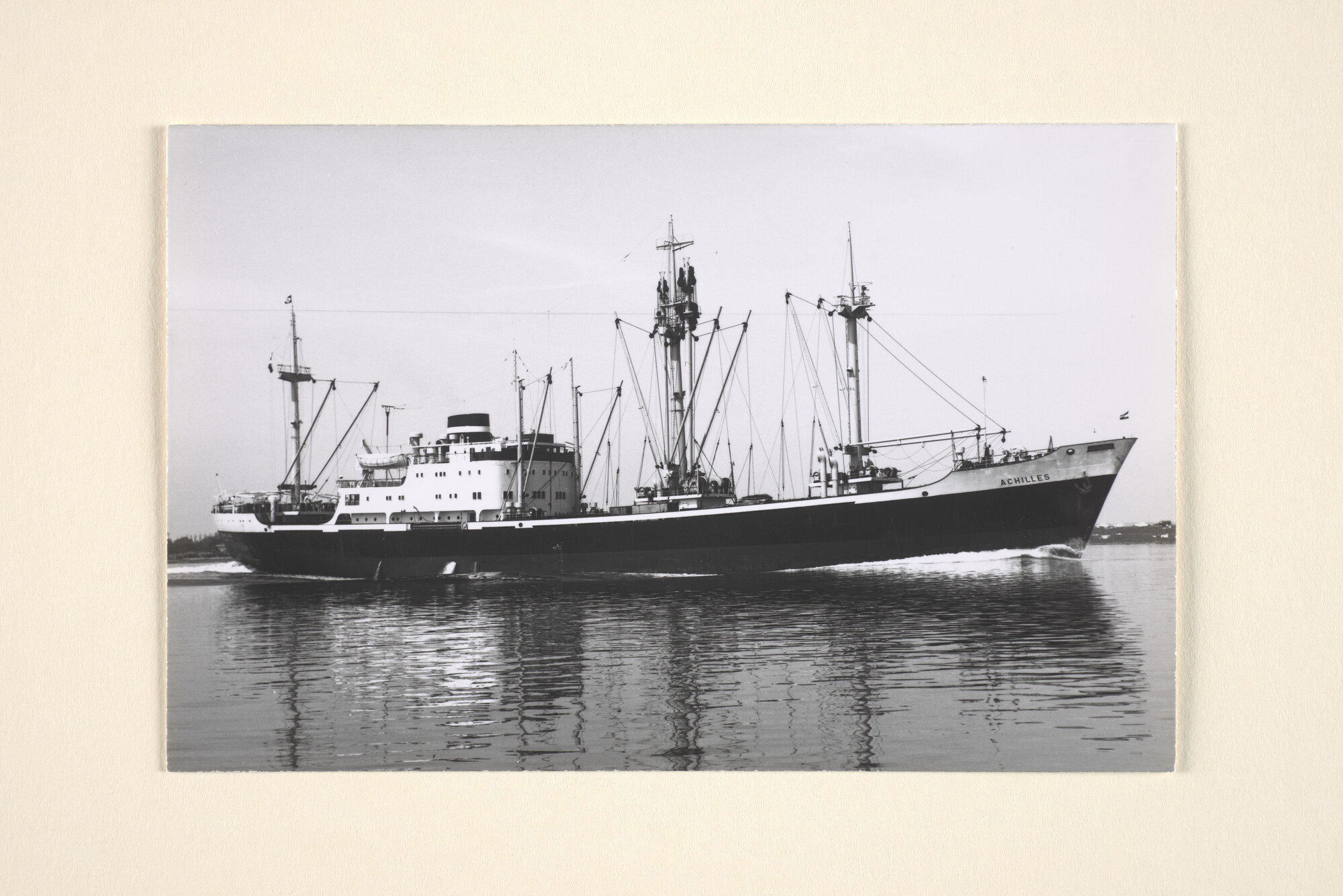 1995.6548; Het vrachtschip ms. 'Achillles' van de KNSM; foto