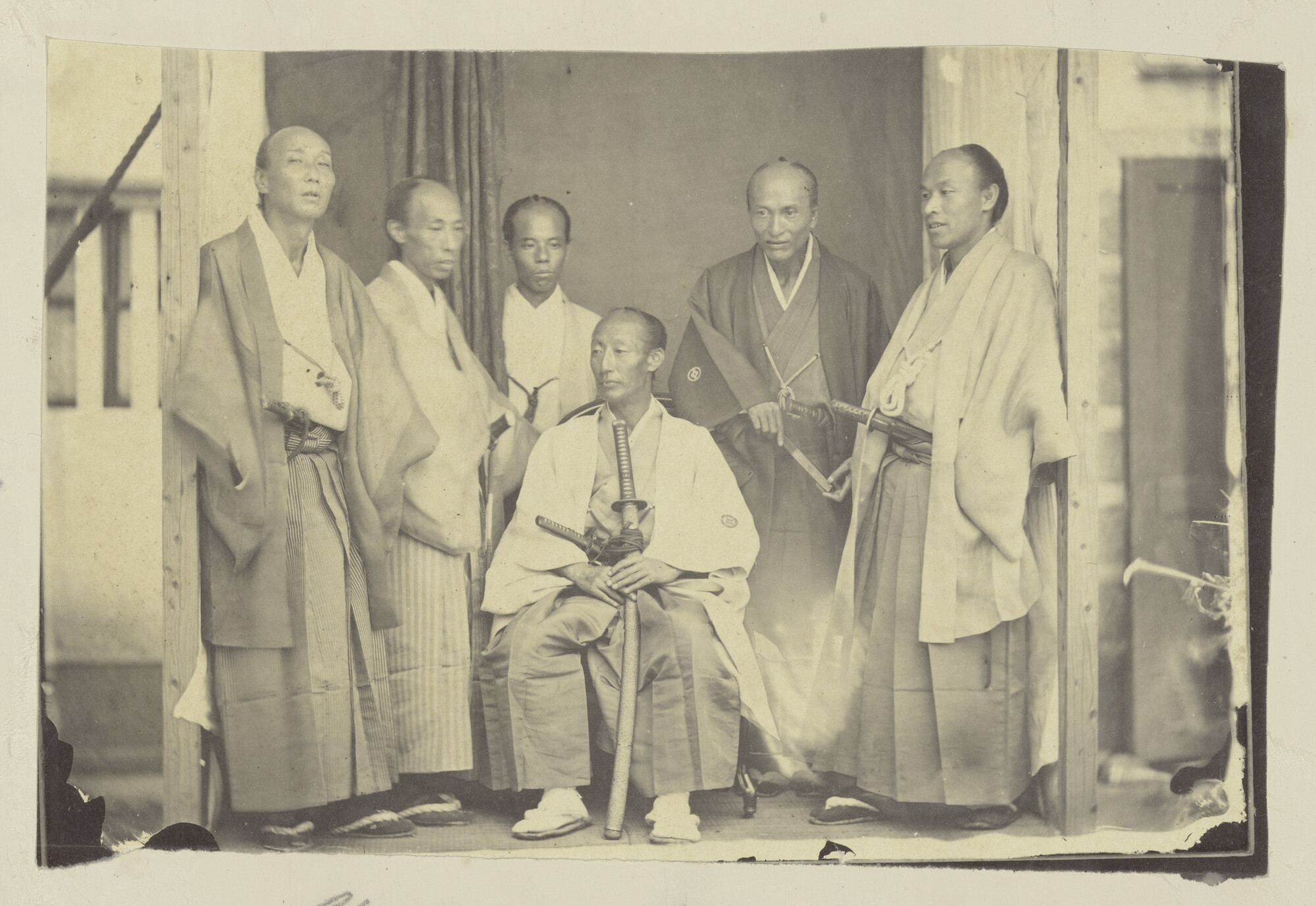 S.3628(02)060; Gouverneur et ses secretaires ; foto