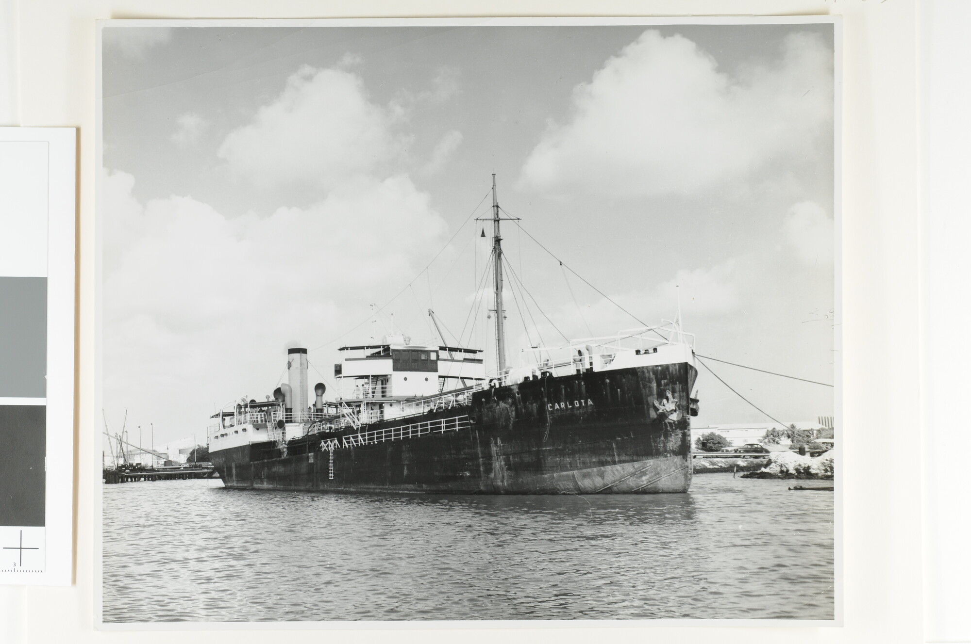 A.4743(56); De tanker ms. 'Carlotta' van de Curaçaosche Scheepvaart Maatschappij gezien in de haven van San Pedro (Californië; foto