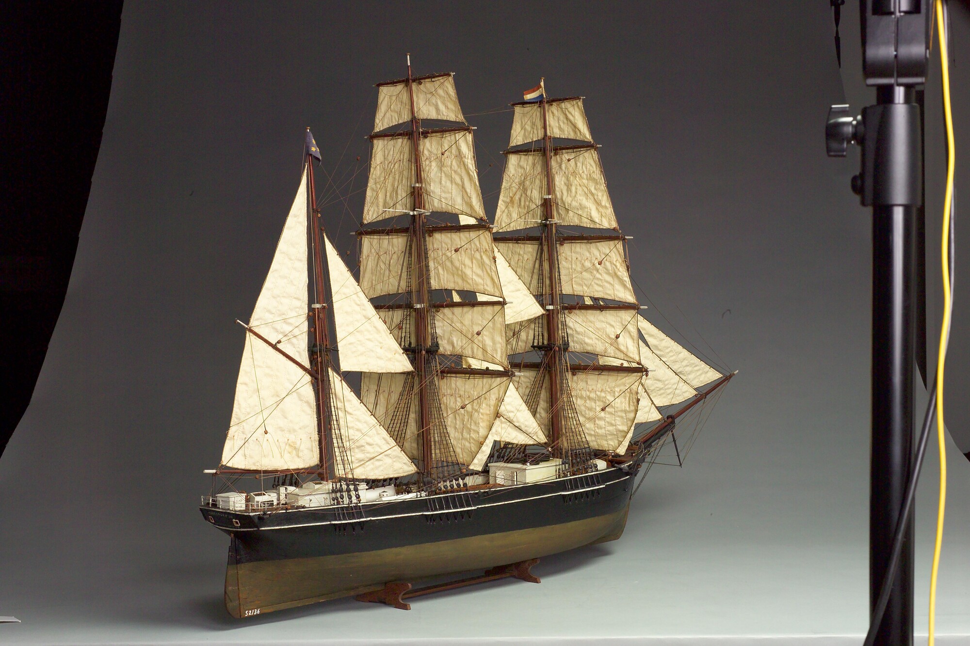 S.2136; Model van de klipperbark Thorbecke VII; scheepsmodel
