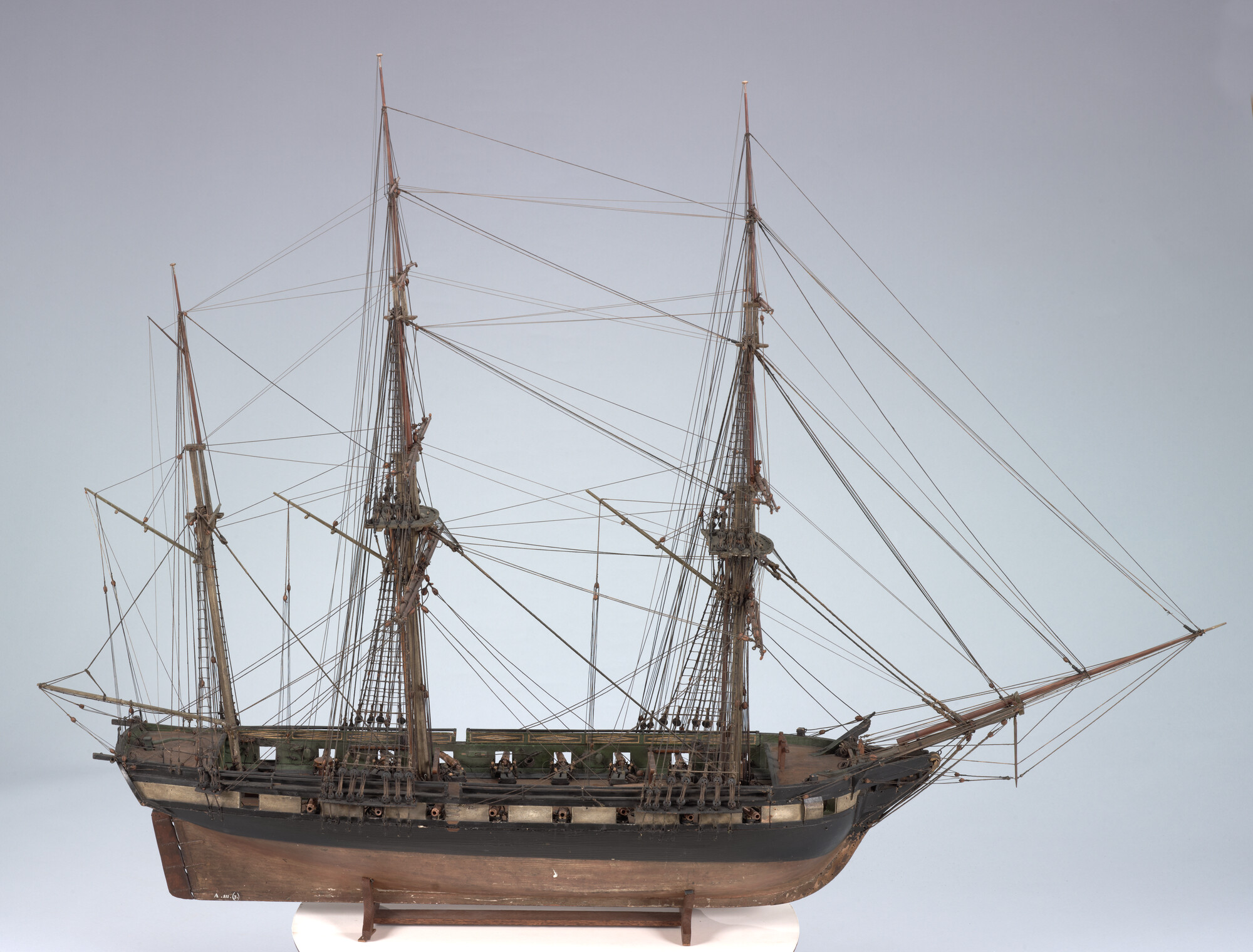 A.0111(03); Model van een driemaster; scheepsmodel