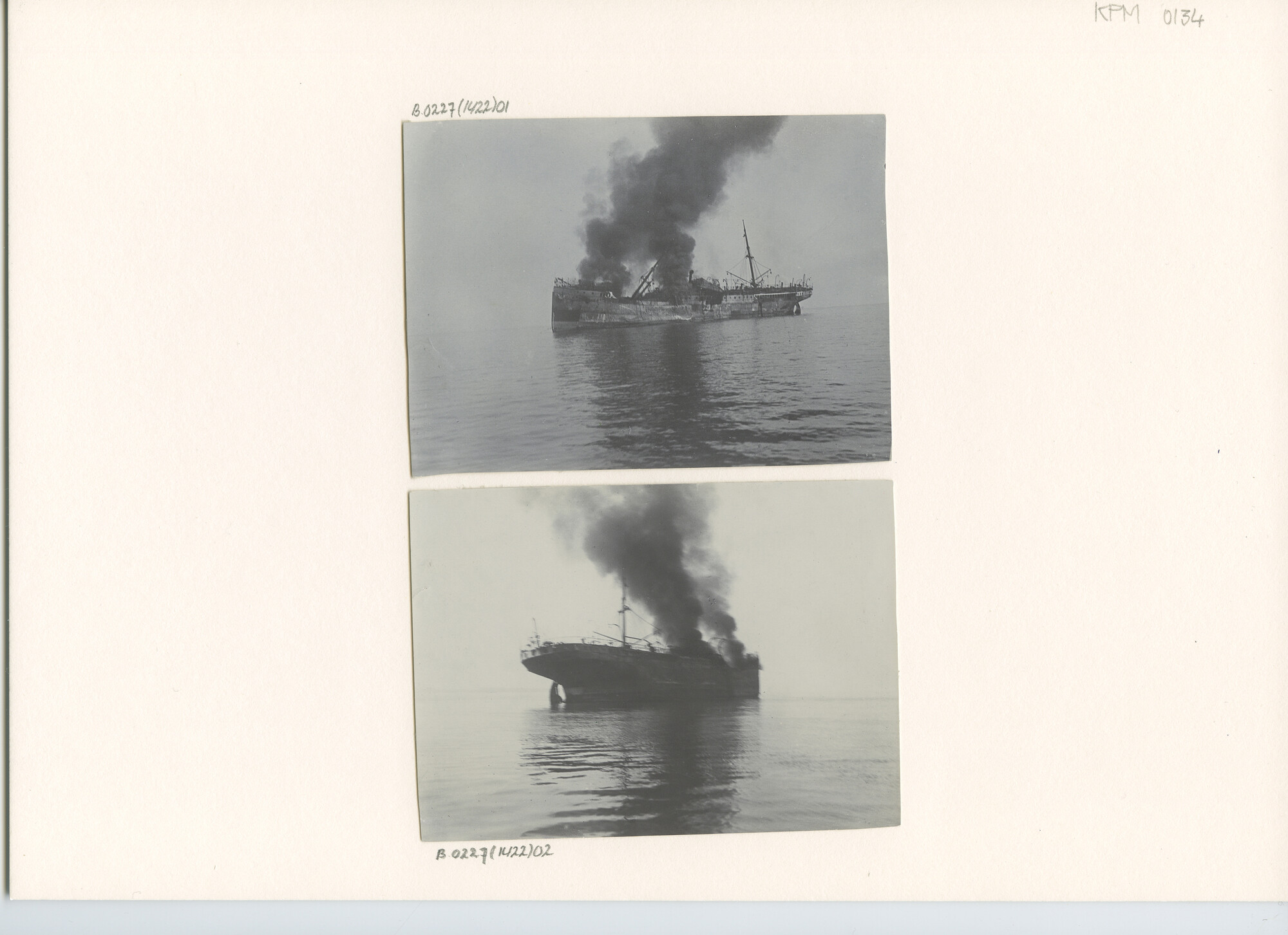 B.0227(1422)01; Foto van brand(schade) op de Van Neck; foto