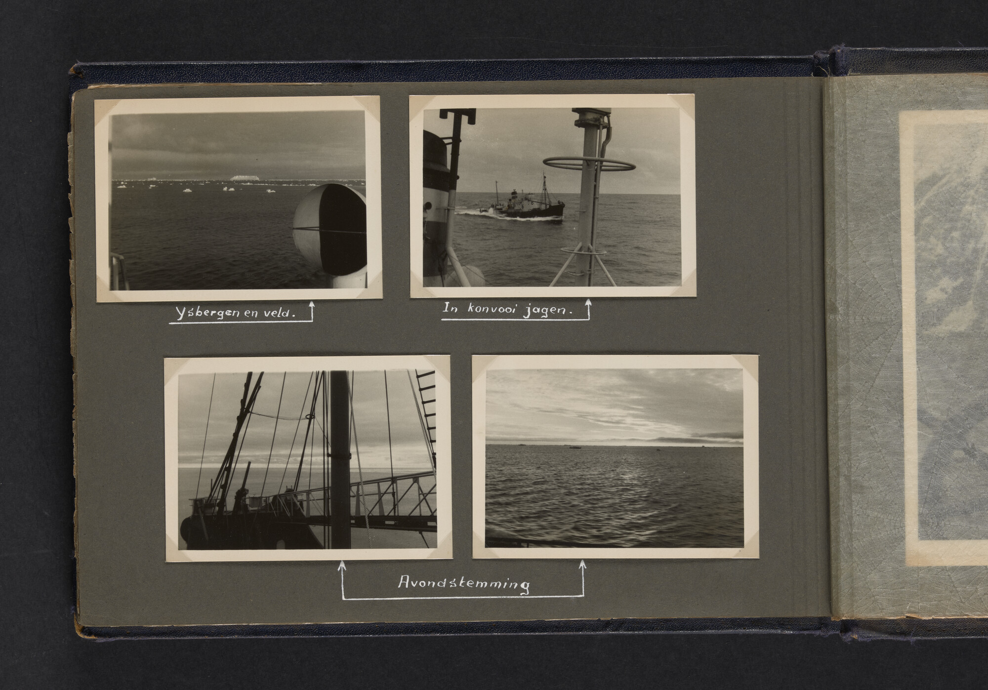 2021.0009; Fotoalbum van Joost Ossewaarde, 4e radiotelegrafist op walvismoederschip Willem Barendsz (II) en walvisjagers, met foto's van vangstseizoenen 1955-1956 en 1956-1957.; fotoalbum