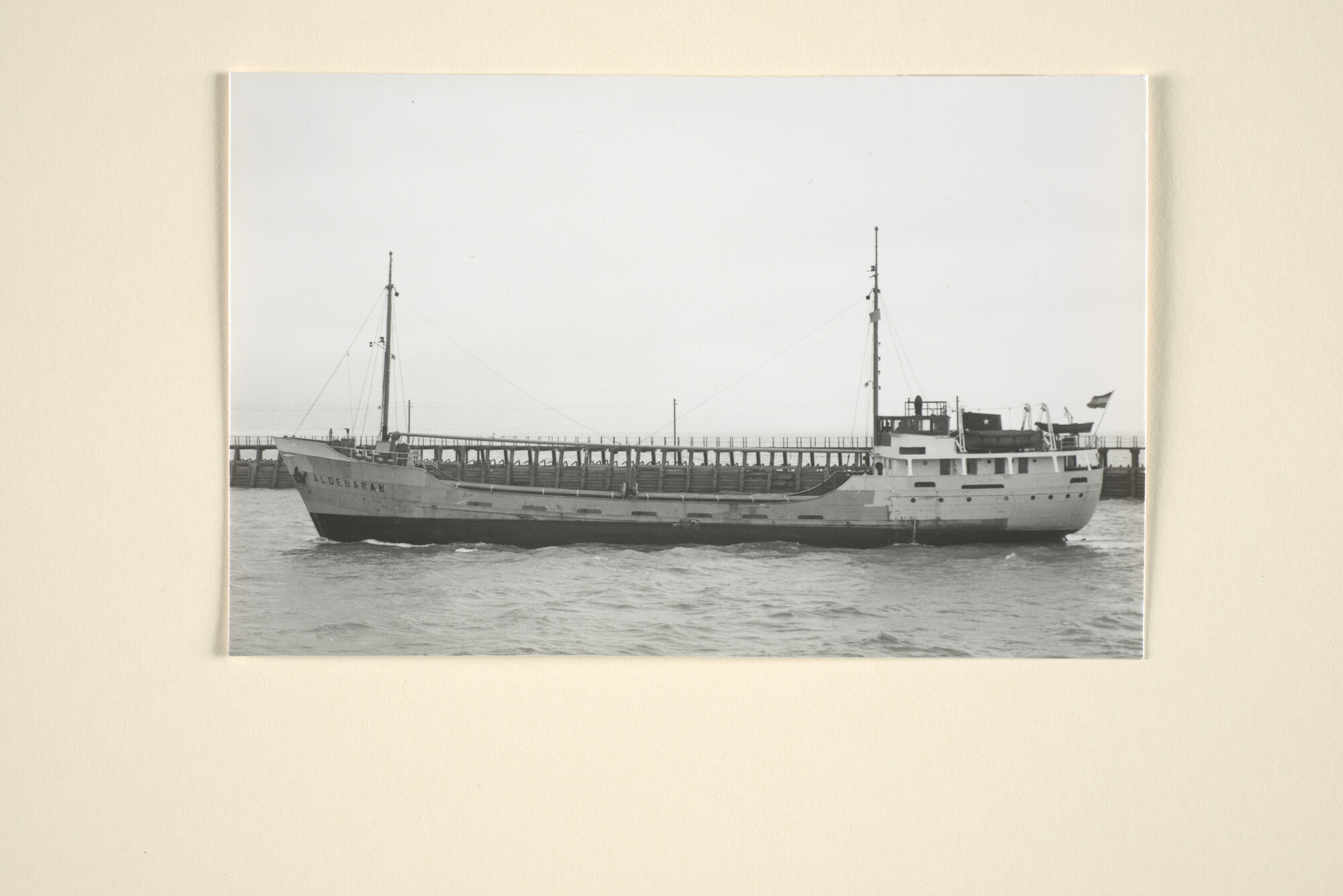 1996.1428; De coaster ms. 'Aldebaran' van J. & H.J. Smid te Groningen; foto