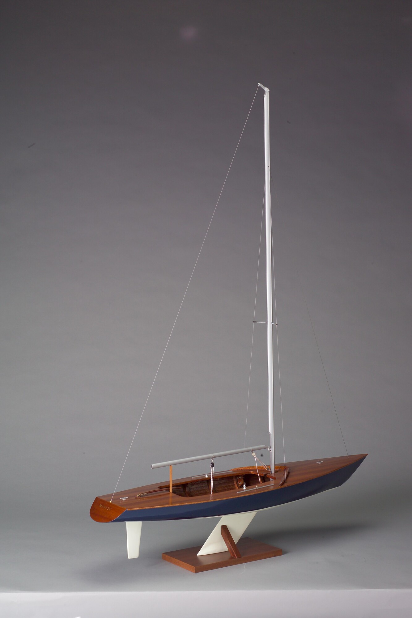 2006.1955; Model van het zeiljacht Mystic; scheepsmodel