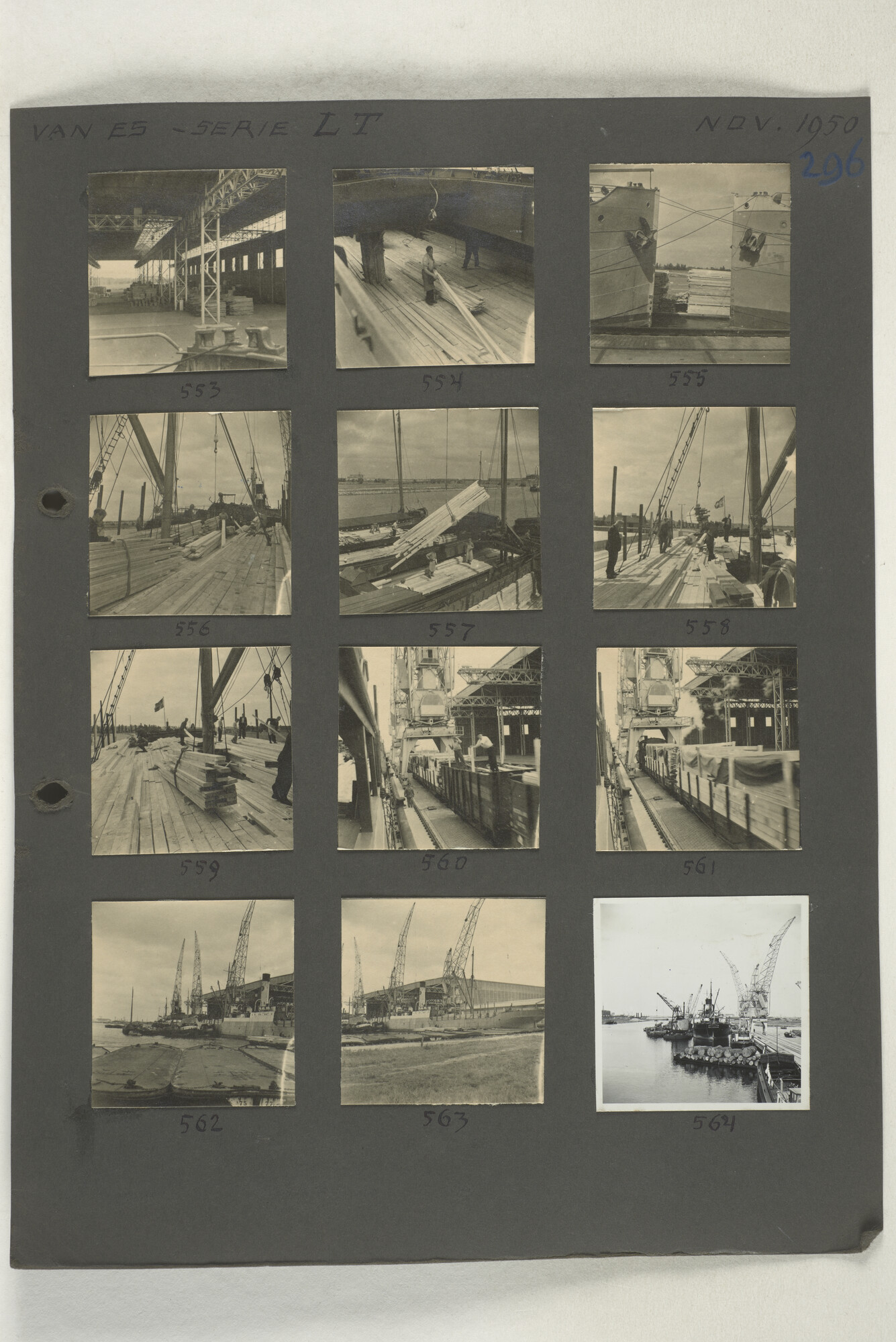 1998.2181; Omslag met een grote hoeveelheid proef foto's gemaakt in opdracht van de Gemeente Handelsinrichtingen en de Vereniging "de Amsterdamsche Haven" te Amsterdam.; omslag