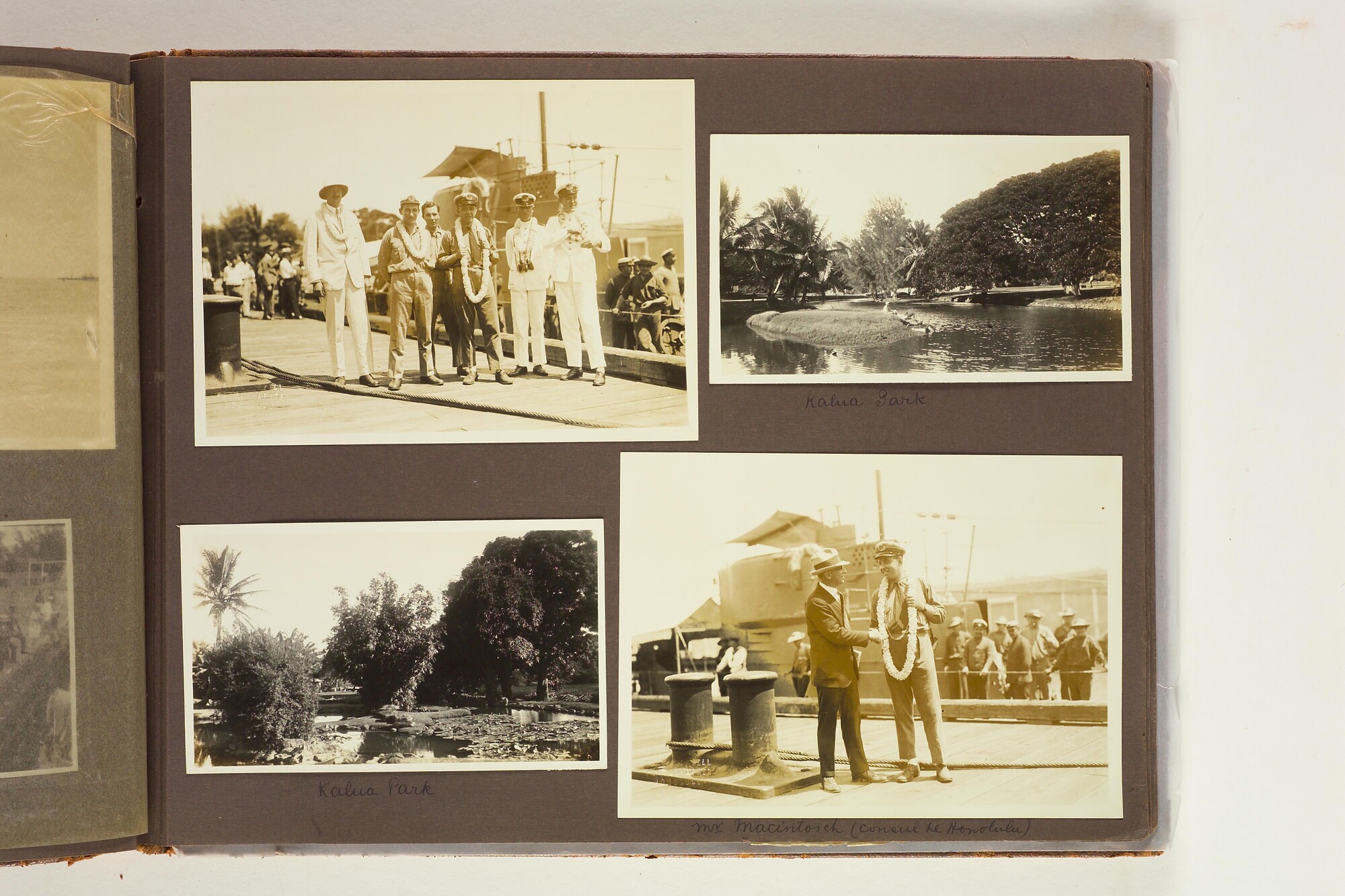 S.4660; Album van M.S. Wytema met foto's van de wereldreis van de onderzeeboot Hr.Ms. K XIII; fotoalbum