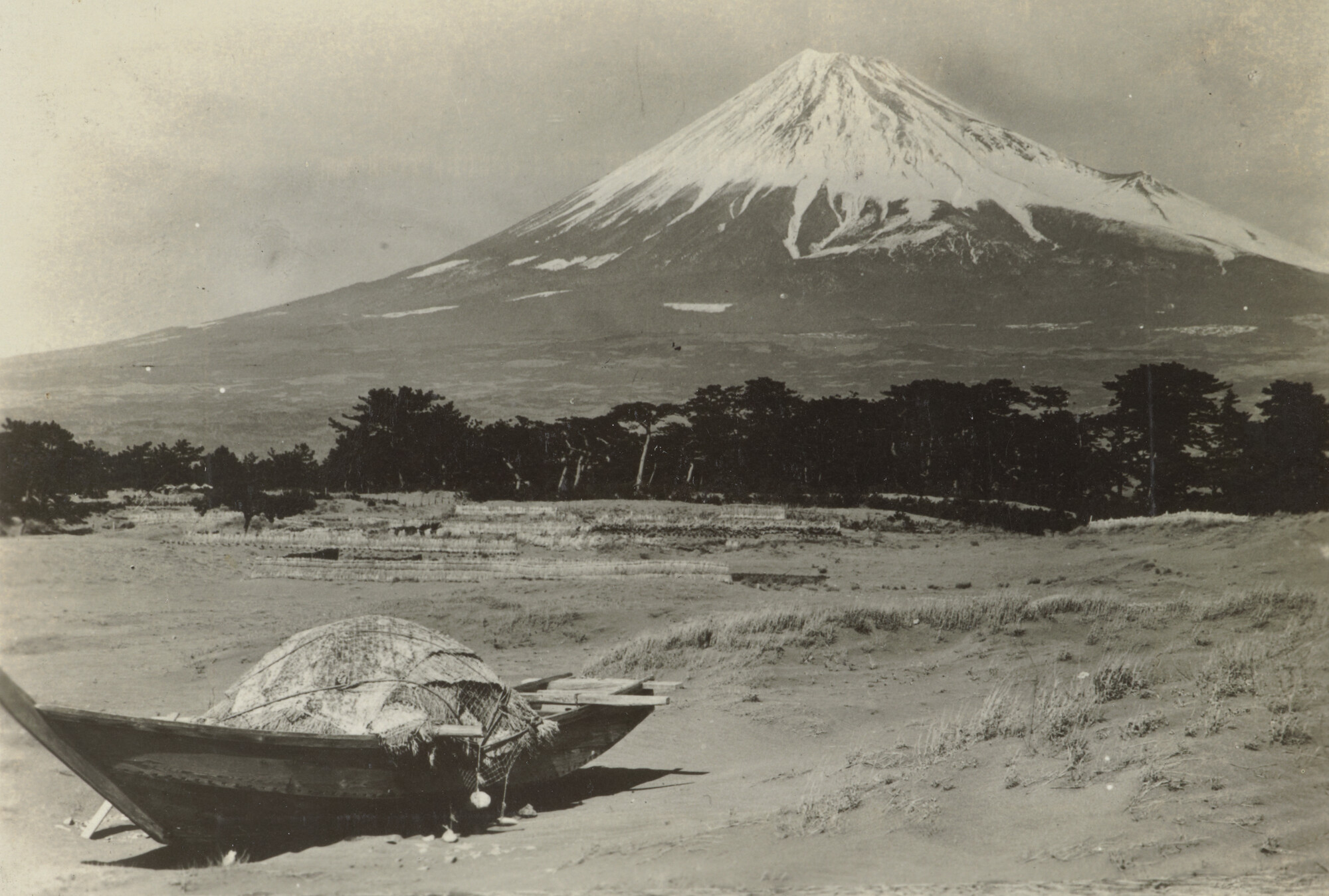 S.5548(095); Persoonlijk album van J.D. van Schooten met foto's van Japan: vrouwen in kimono; fotoalbum