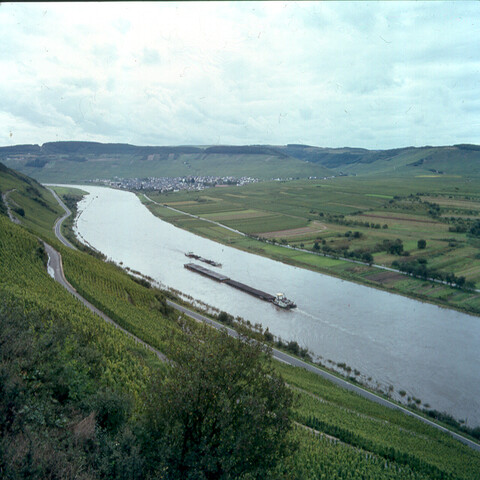 S.9100(3644); Dia van de rivier de Moezel; diapositief