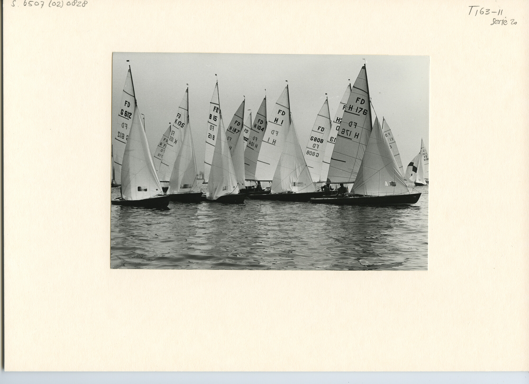S.6507(02)0828.04; Zwart-wit foto van de FD-klasse op de Loosdrechtse Plassen; foto