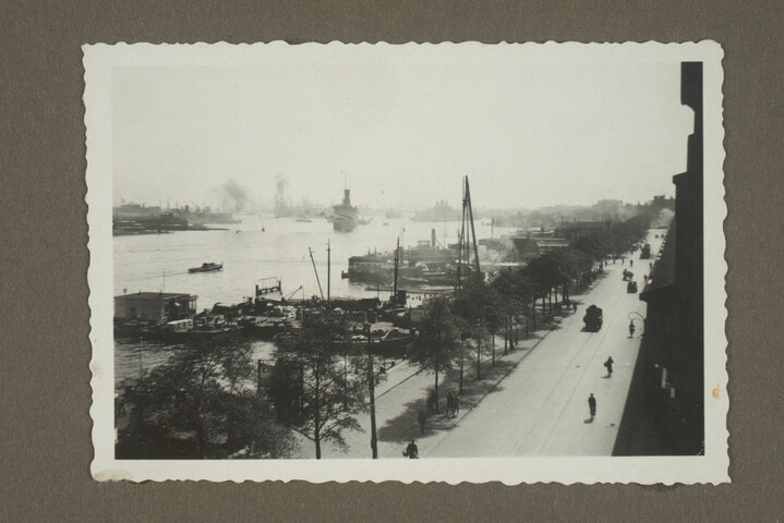 2001.1755; Omslag met vele foto's en knipsels van meest bergingsactiviteiten door Reederij v/h Gebroeders Goedkoop te Amsterdam in de periode 1929 / 1949; omslag