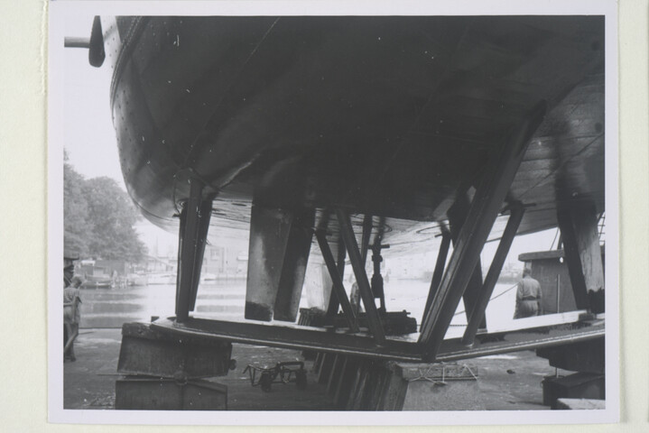 S.5219(12)0223; Fotos van de roerbladen en deel van het onderwaterschip van de [...]; fotoreportage