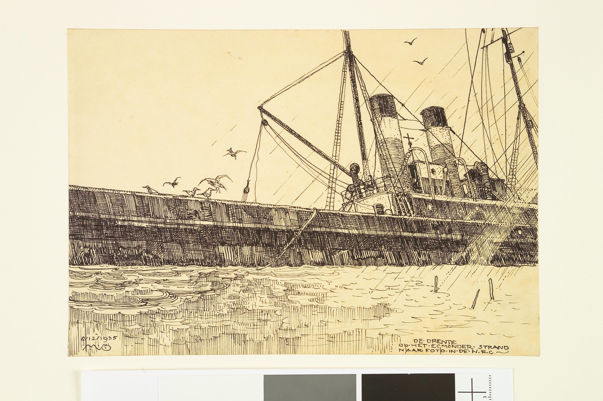 S.4364(17); De sleepboot Drenthe op het strand bij Egmond; tekening