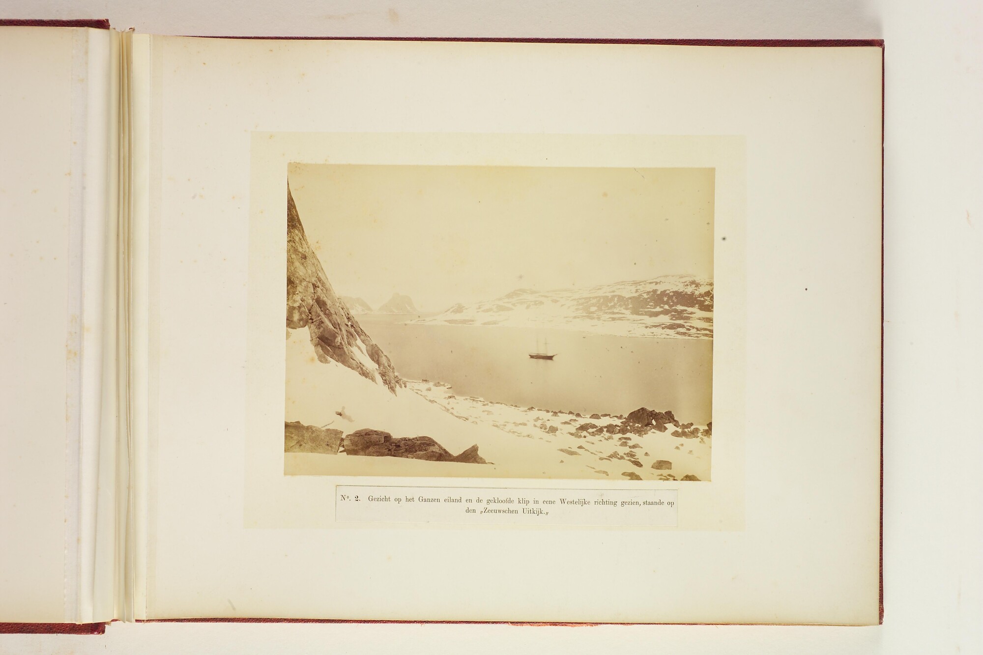 S.0068(05); Album met foto's van de Eerste Noordpoolexpeditie van de Willem Barents; fotoalbum
