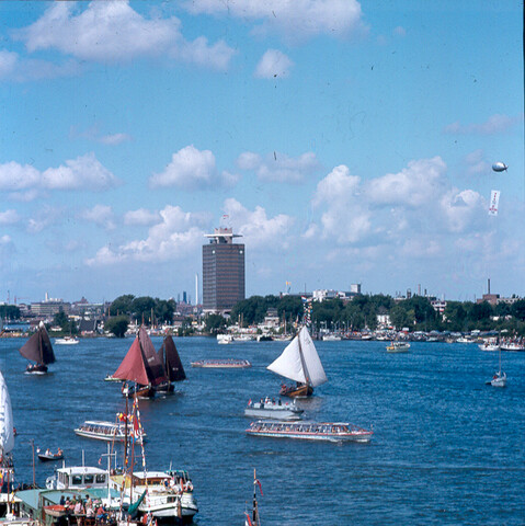 S.9100(7369); Sail Amsterdam 1975. Dia (sfeerbeeld) Sail Amsterdam 700; diapositief