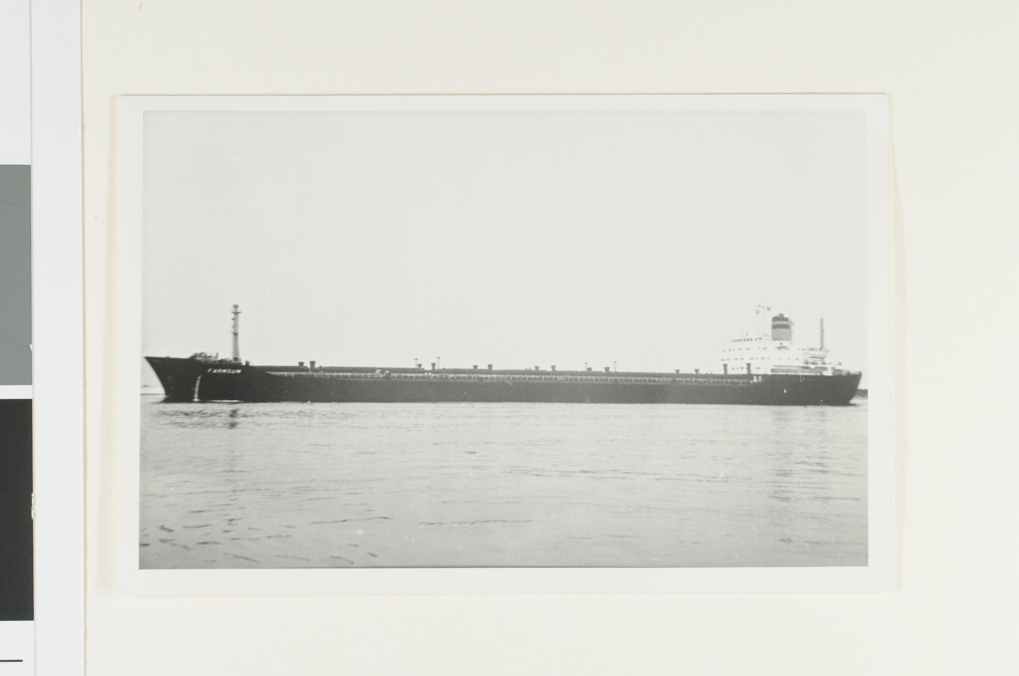 A.4252(13); De bulk-carrier ms. 'Farmsum' van de NV; foto