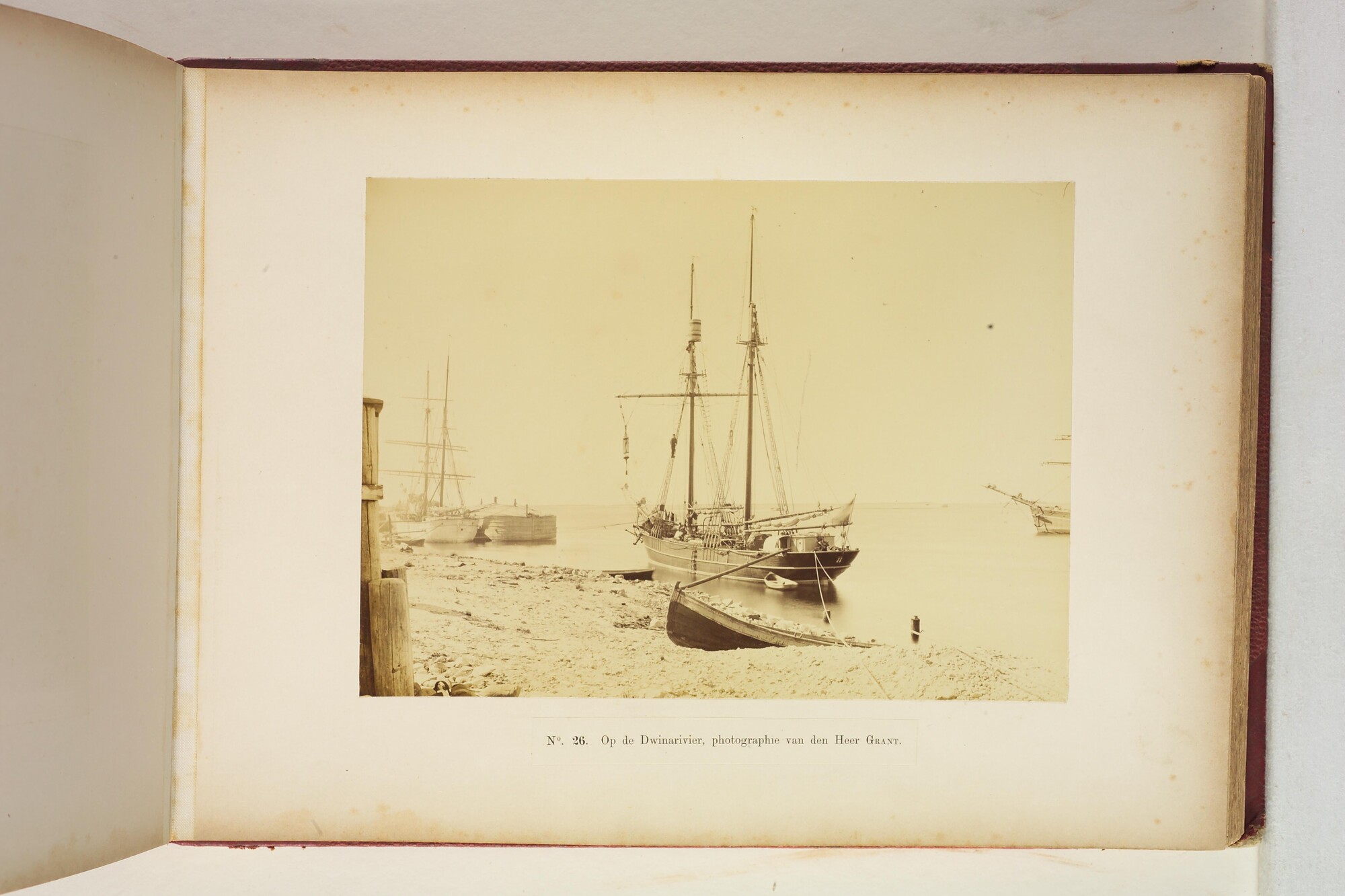 A.0345(06); Album met foto's van de Zesde Noordpoolexpeditie van de Willem Barents in 1883; fotoalbum