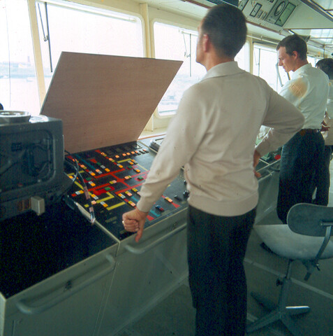 S.9100(5088); Dia van de zandzuiger 'Sloterdijk' te IJmuiden; diapositief