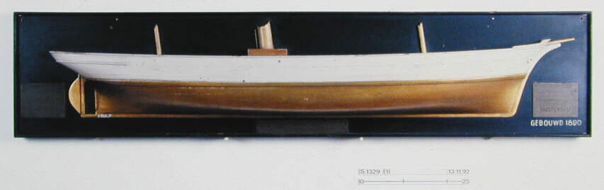 S.1329(01); Halfmodel van het schroefstoomschip Camphuys; scheepsmodel