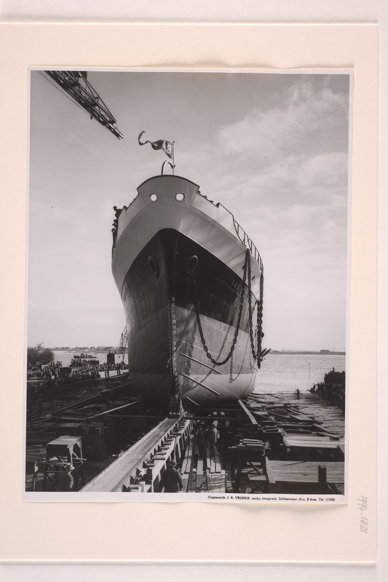 1994.1821; Fotos van de tewaterlating van ms. Van Cloon (in aanbouw als Palima); fotoreportage
