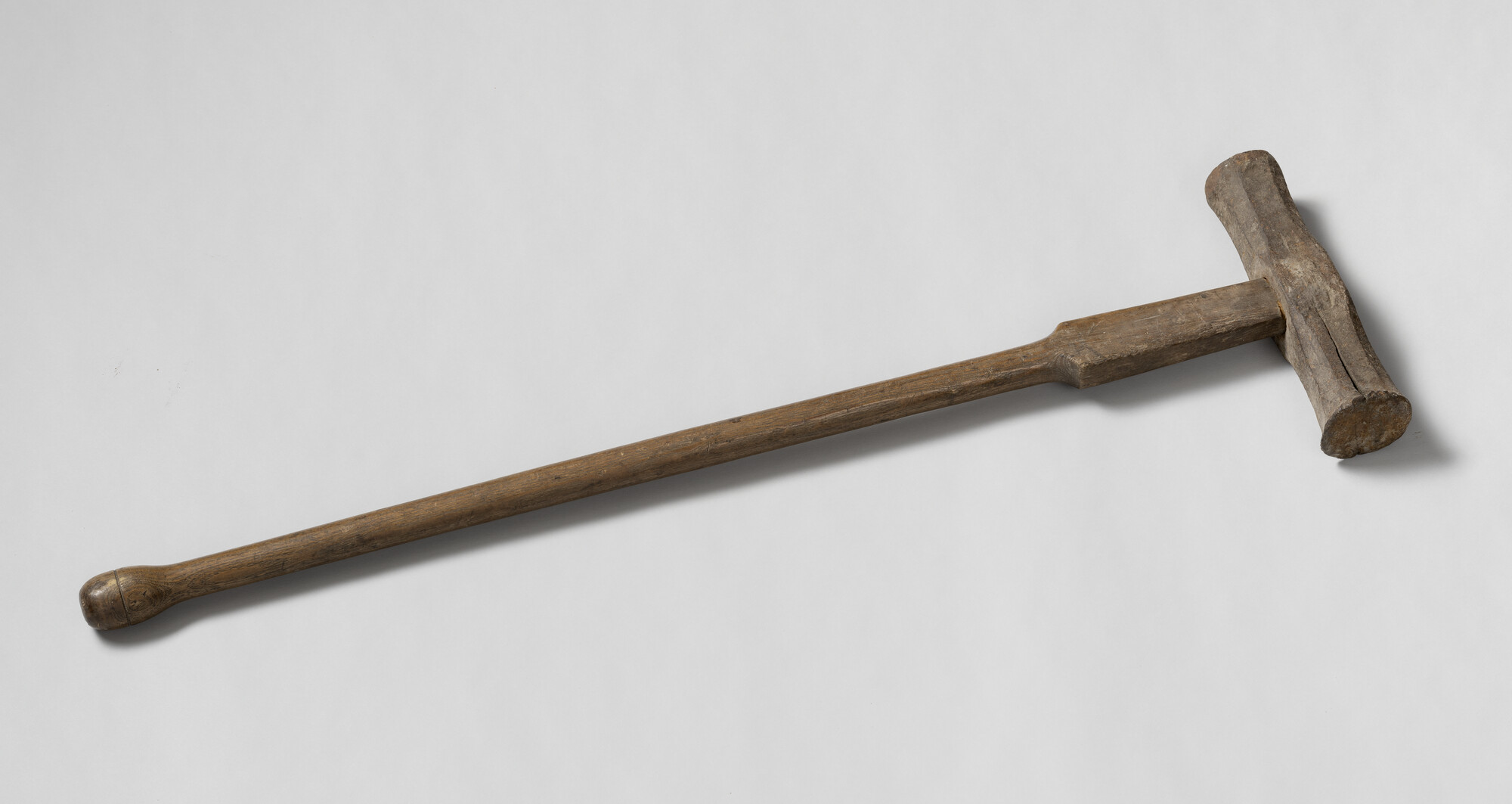 S.0188(20); IJzeren moker voor het merken van hout; moker