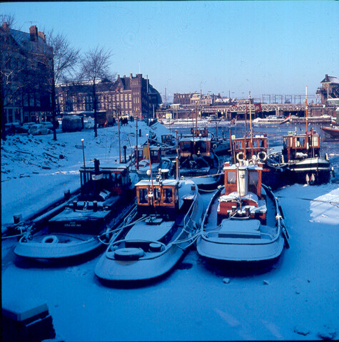 S.9100(0528); Oosterdok te Amsterdam; diapositief