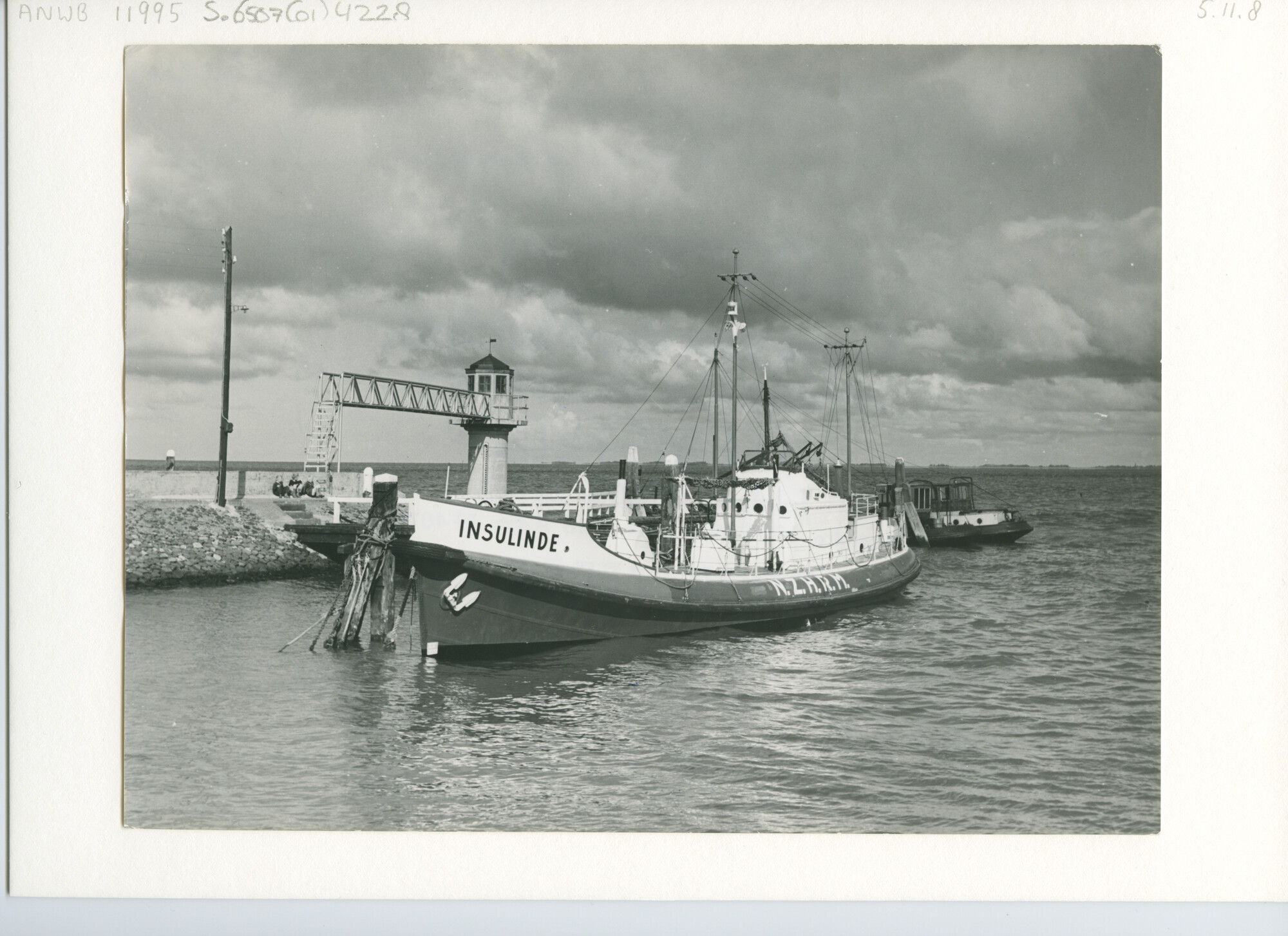 S.6507(01)4228; De motorreddingboot Insulinde van de NZHRM station Oostmahorn; foto