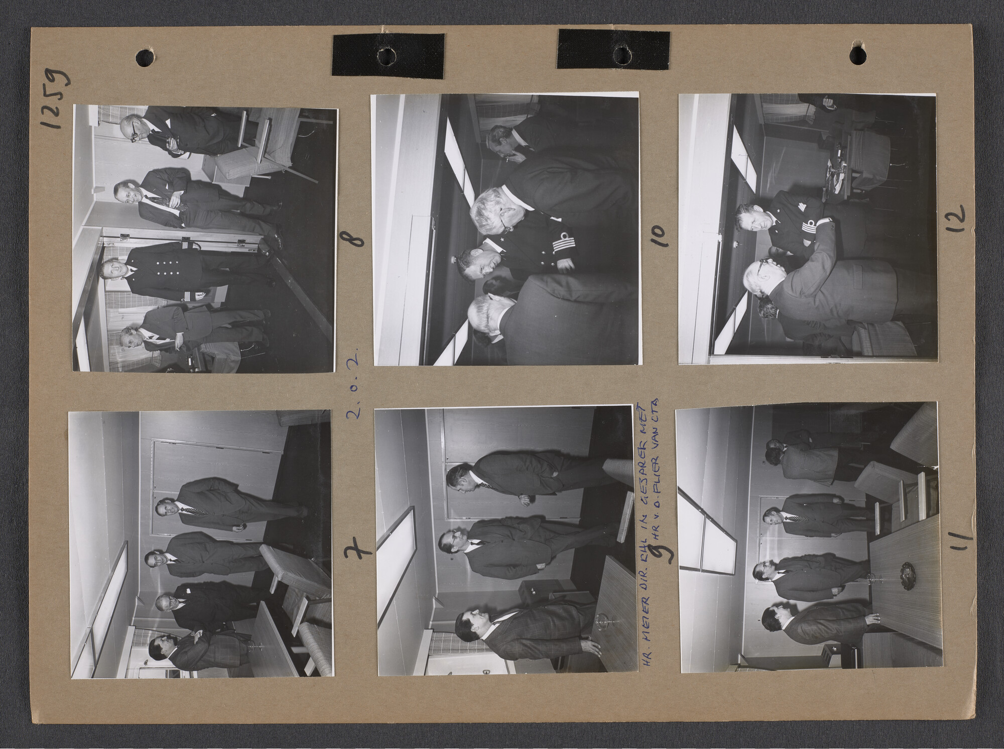 S.9102(32); Multomap met foto's door Ben Burgers, samengesteld door de Vereniging De Amsterdamsche Haven; foto