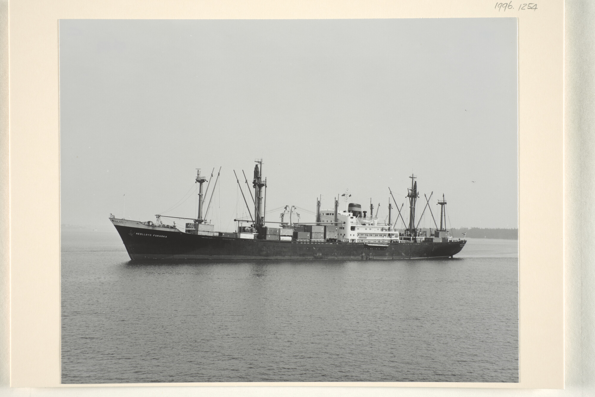 1996.1254; Het vrachtschip ms. Nedlloyd Fukuoka (ex- Sloterkerk van de [...]; foto