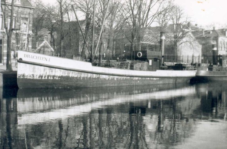 2002.0626; De 'Drachten I' van rederij Stanfries, kapitein Minne Heerema; foto