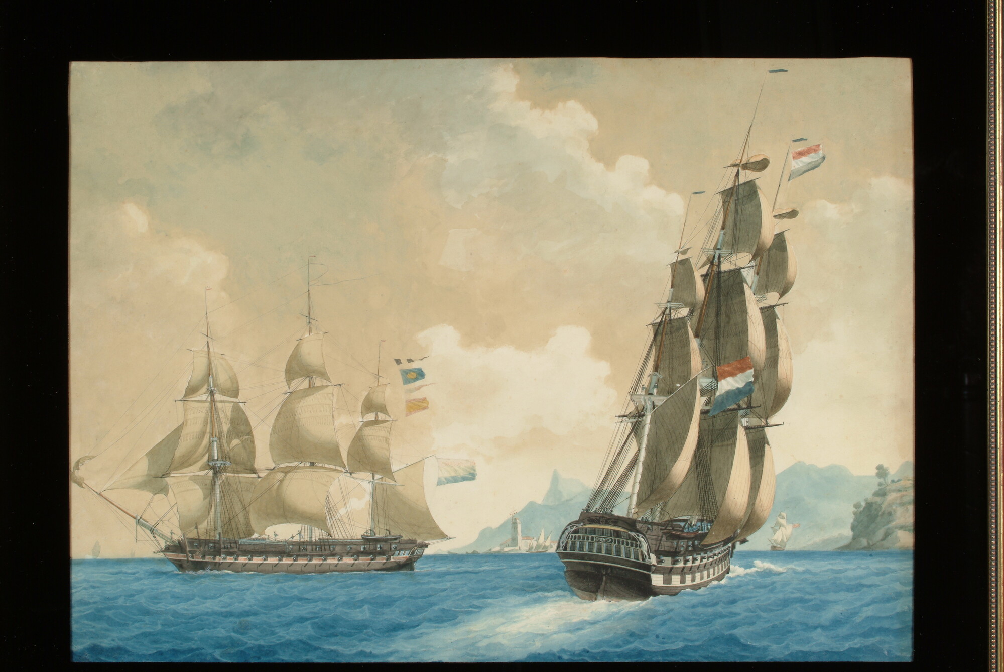 S.1277(01)13; Twee Nederlandse oorlogsfregatten voor een bergachtige kust; tekening