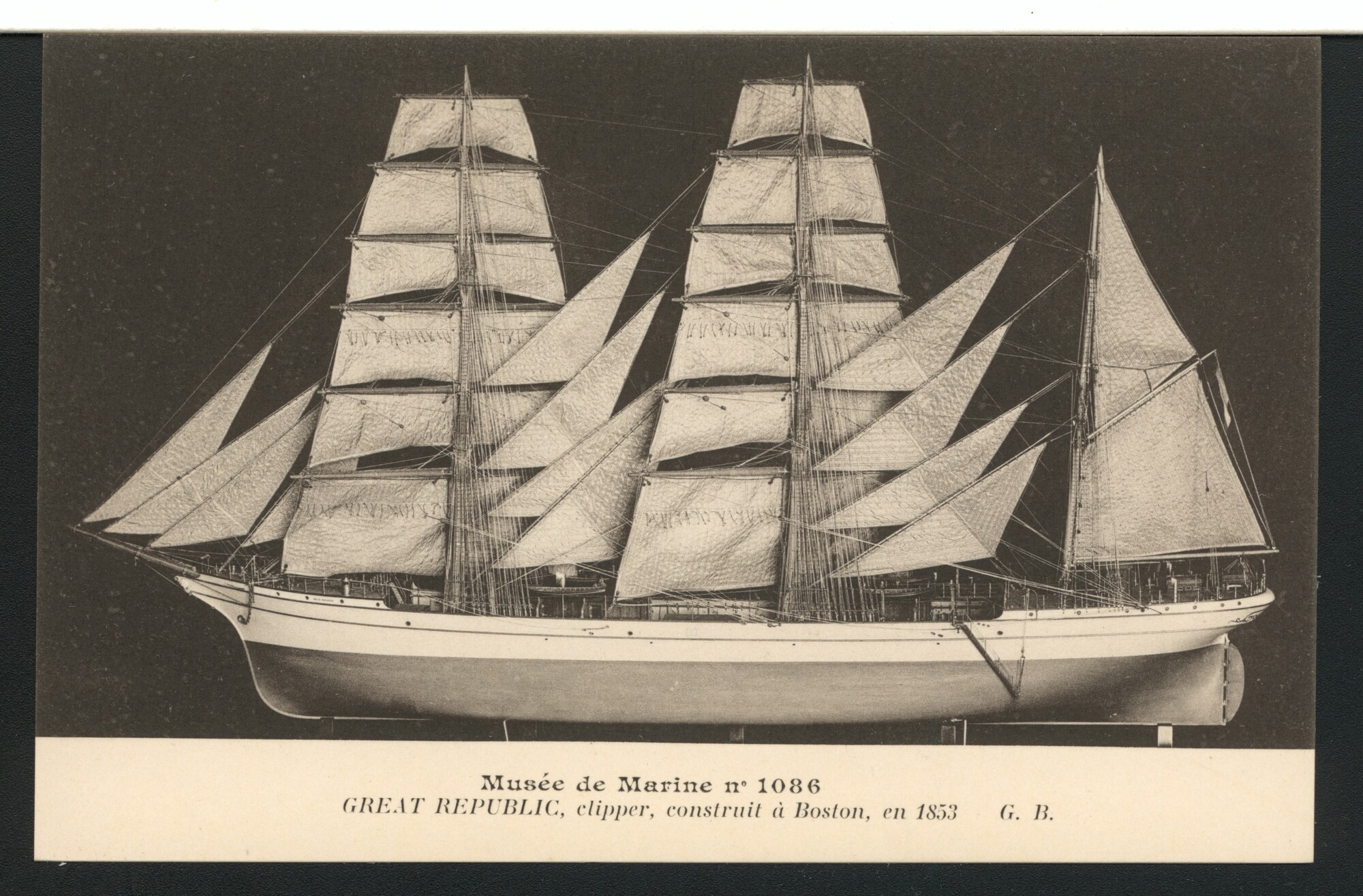 A.4876(397); Mapje van het Musee du Louvre (Musée de Marine) met 50 prentbriefkaarten met; prentbriefkaart-serie