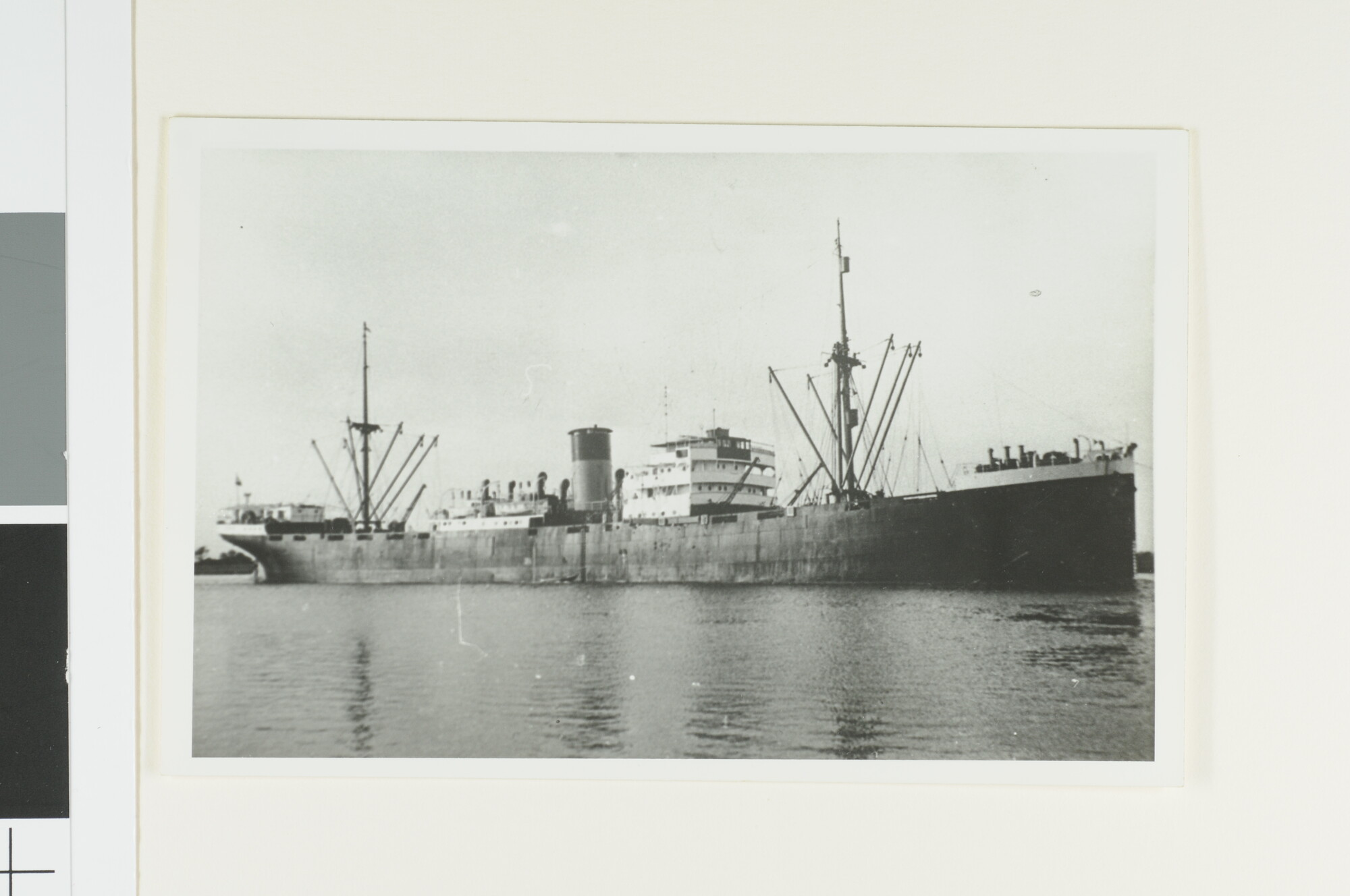 A.4252(03); Het vrachtschip ss. 'Salawati' (later: 'Amstelkade') van de NV. Reederij Amsterdam; foto