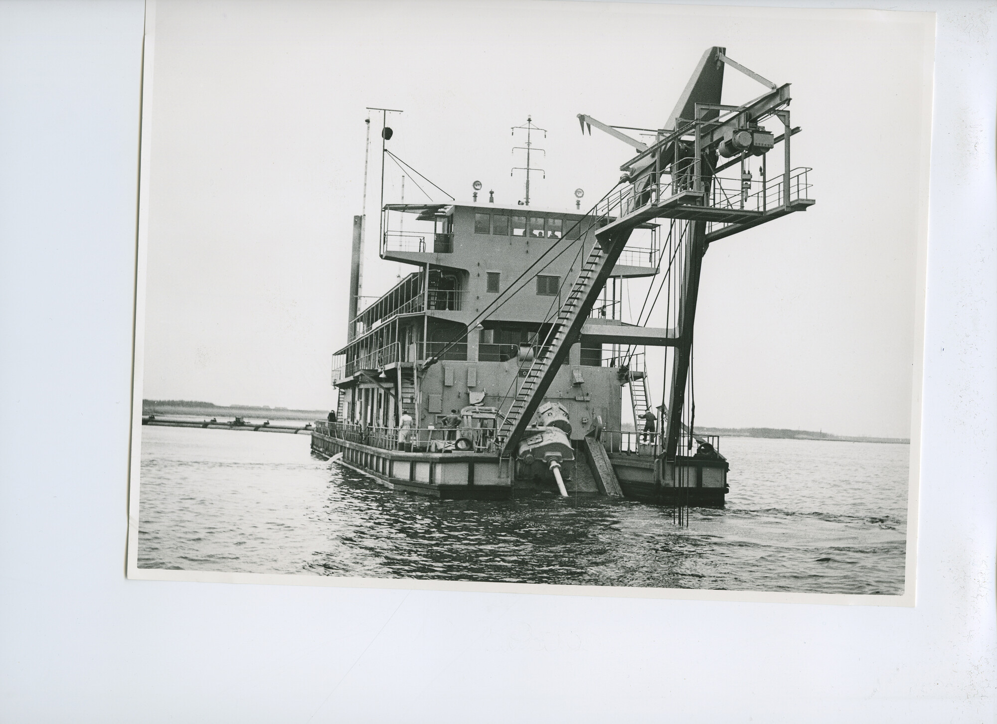 S.5621(01)0332; Foto van snijkopzuiger "Louis Perrier"; foto