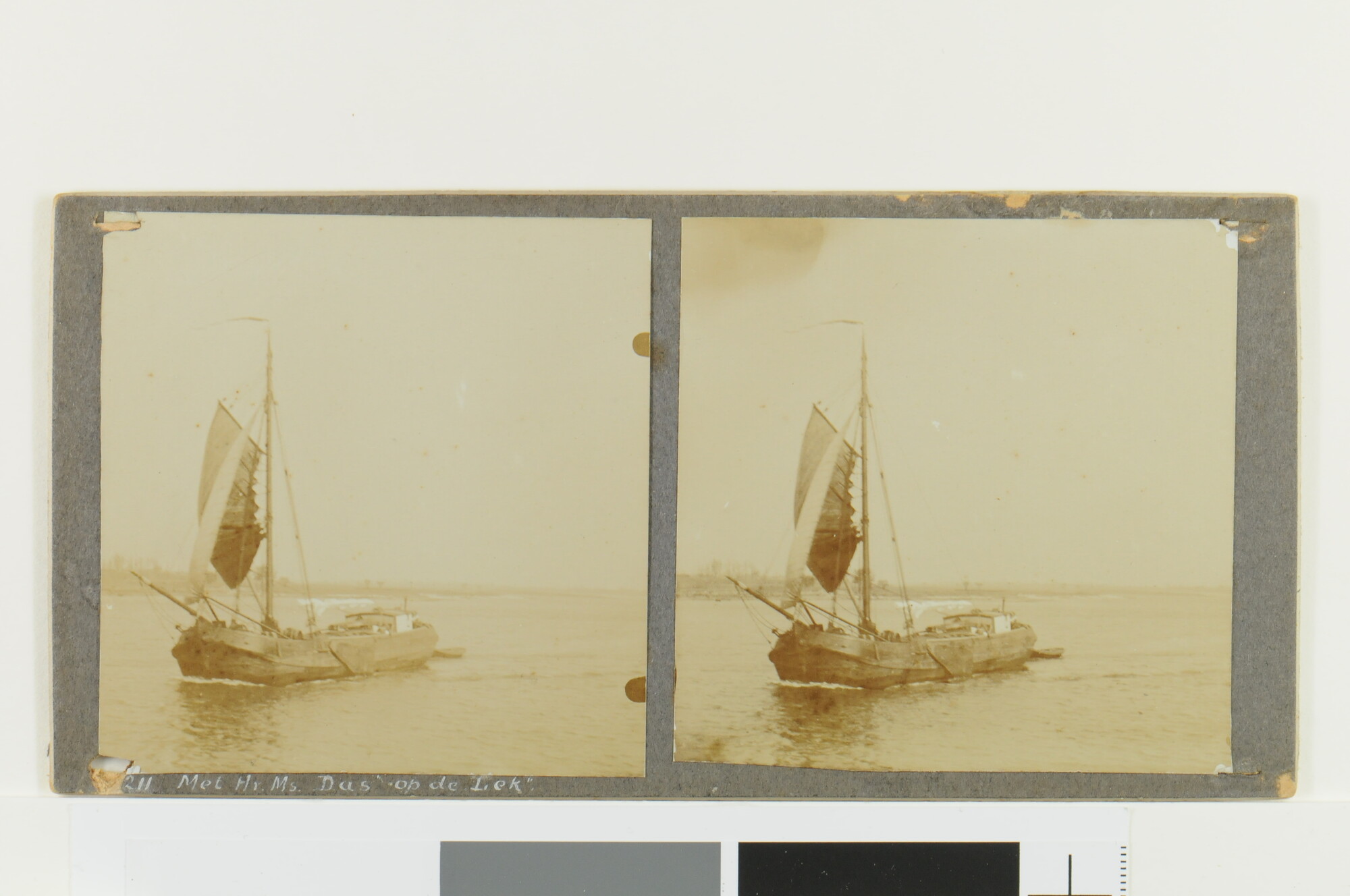 S.4834(01)71; Eén van een serie van negen stereofoto's gemaakt tijdens de reis met Hr.Ms. 'Das'; foto
