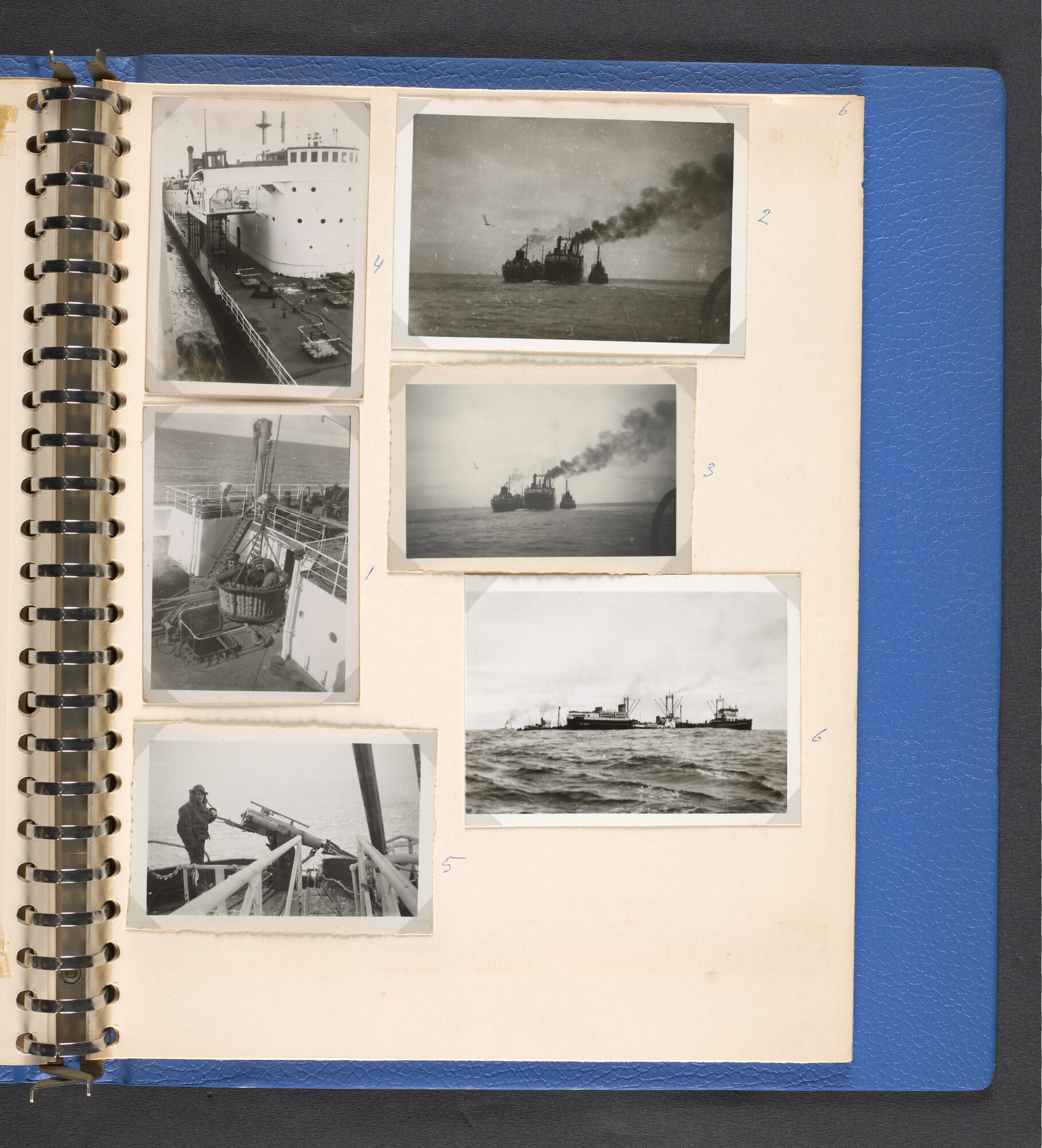 2022.1516; Multomap met foto's gemaakt tijdens reizen van walvisfabrieksschip Willem Barendsz (I), seizoenen 1947-'48 t/m 1950-'51; fotoalbum