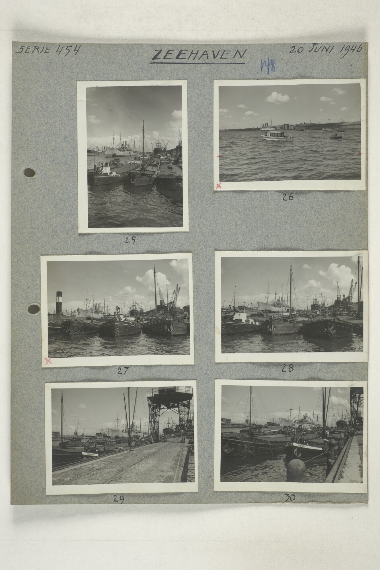 1998.2178; Omslag met een grote hoeveelheid proef foto's gemaakt in opdracht van de Gemeente Handelsinrichtingen in Amsterdam; omslag