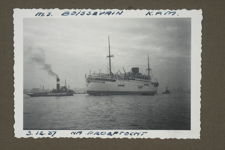 2001.1755; Omslag met vele foto's en knipsels van meest bergingsactiviteiten door Reederij v/h Gebroeders Goedkoop te Amsterdam in de periode 1929 / 1949; omslag
