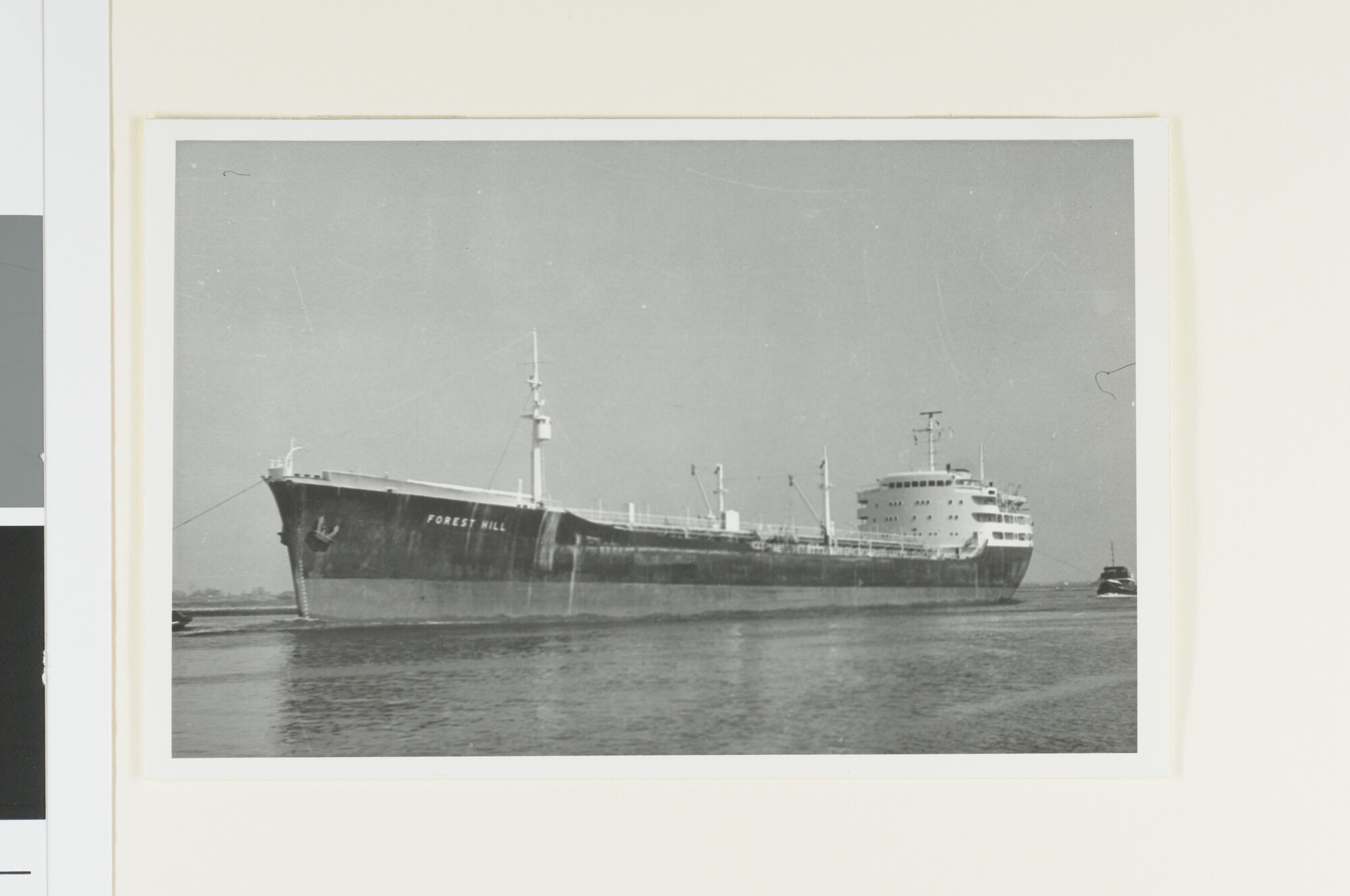 A.4252(22); De tanker ms. 'Forest Hill' van de Nationale Tankvaart Maatschappij Natama te; foto