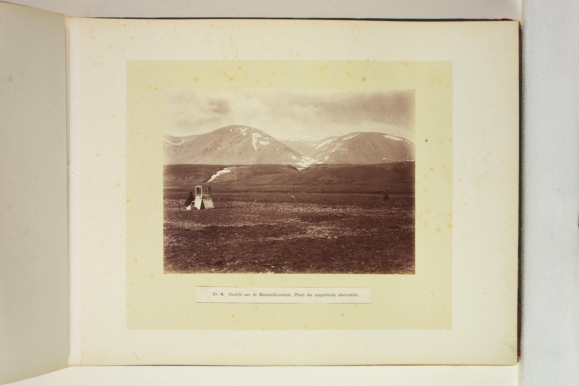 S.2956(09); Album met foto's van de Tweede Noordpoolexpeditie van de Willem Barents; fotoalbum