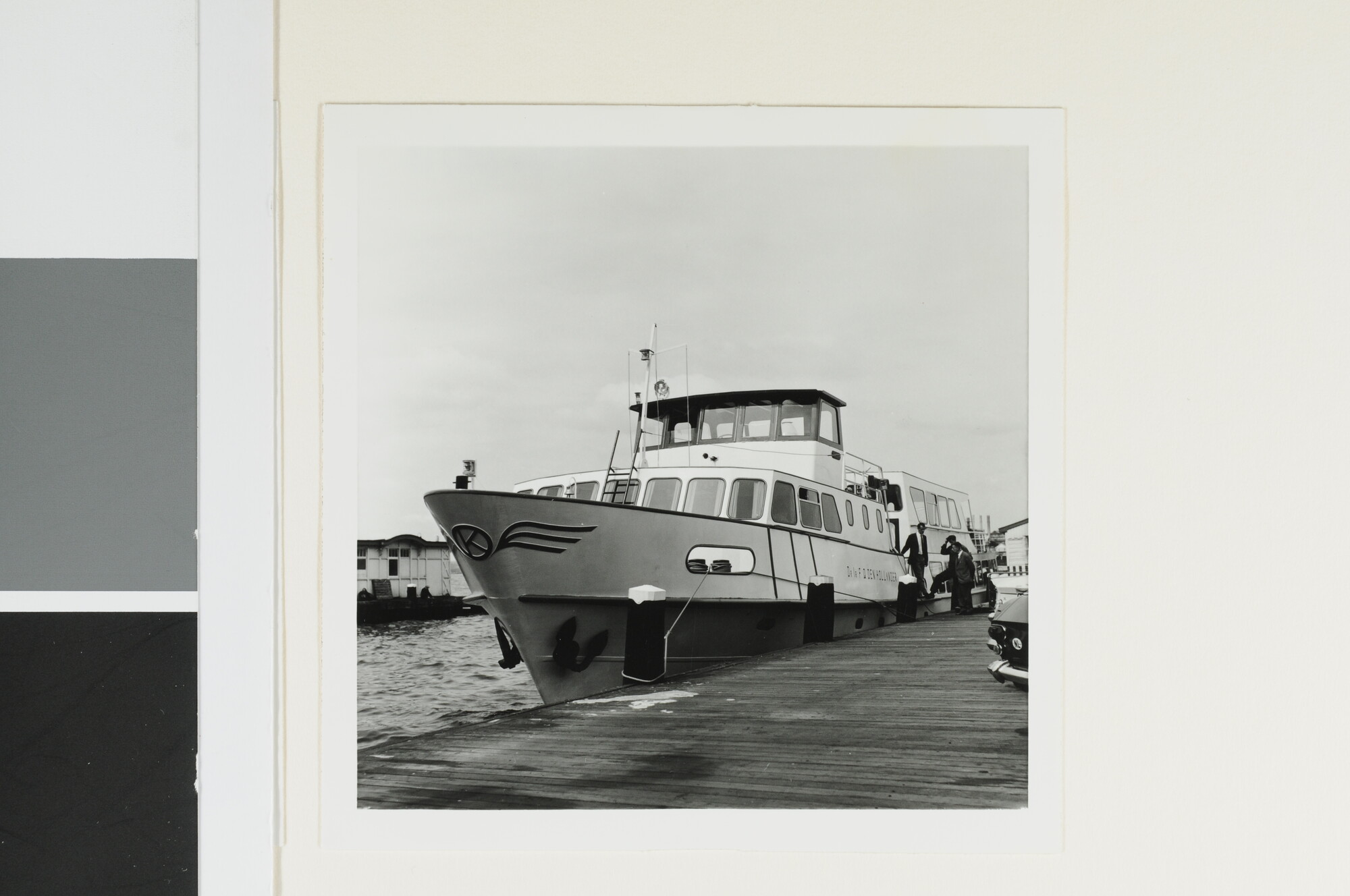 S.4360(06)13; Foto's van het passagiersschip ms. 'Dr.Ir. F.Q. den Hollander' van Reederij Koppe in Amsterdam; fotoreportage